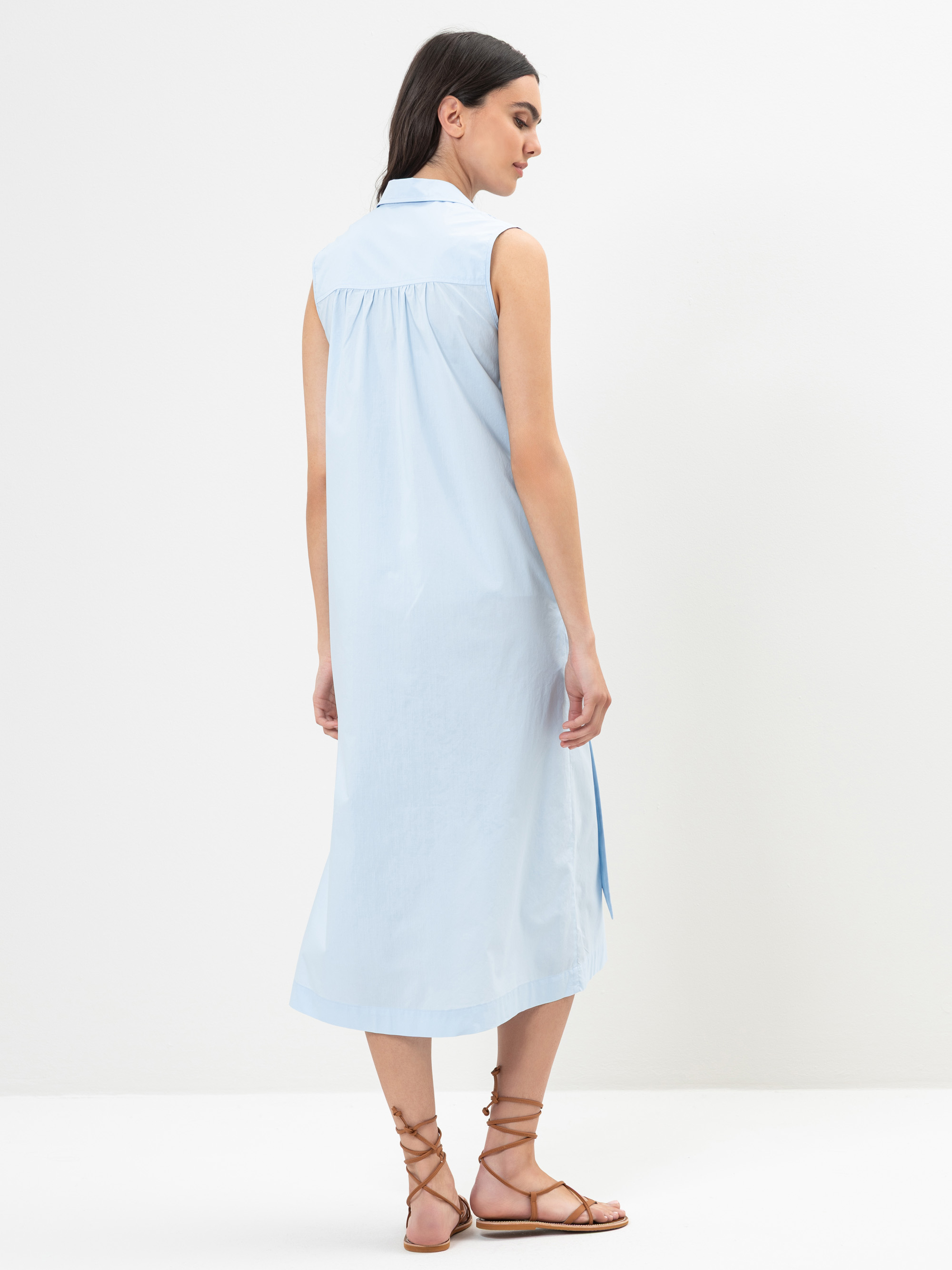 Modell Leticia Blusenkleid