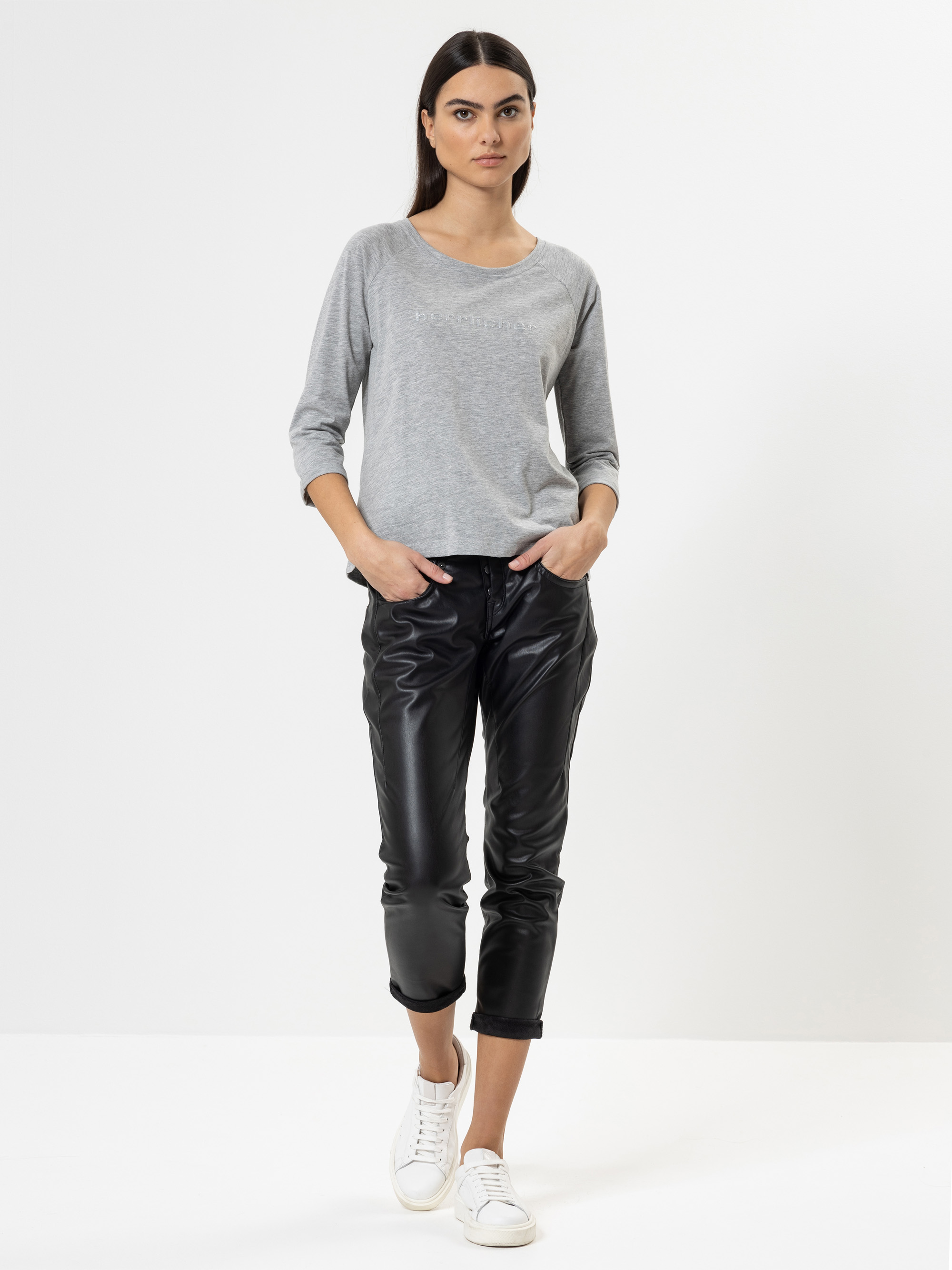 Modell Angelika Jersey Shirt aus Bio-Baumwolle