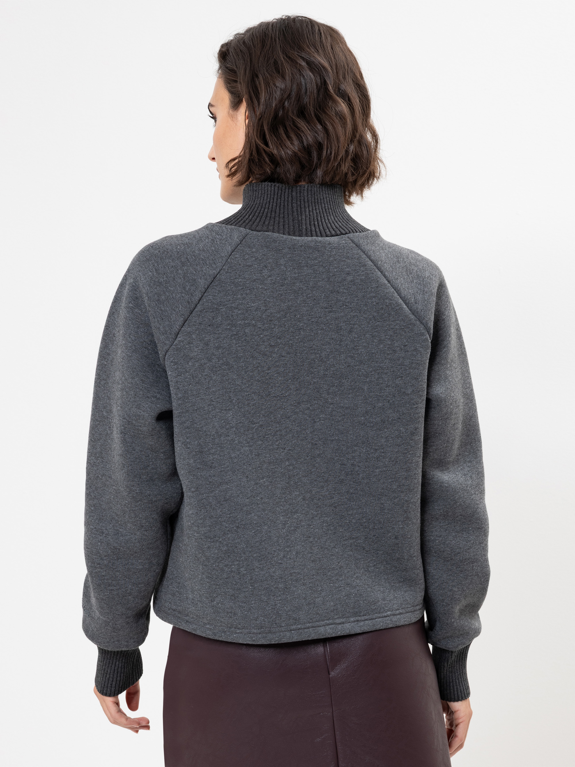 Modell Trisia Sweatshirt mit hohem Kragen