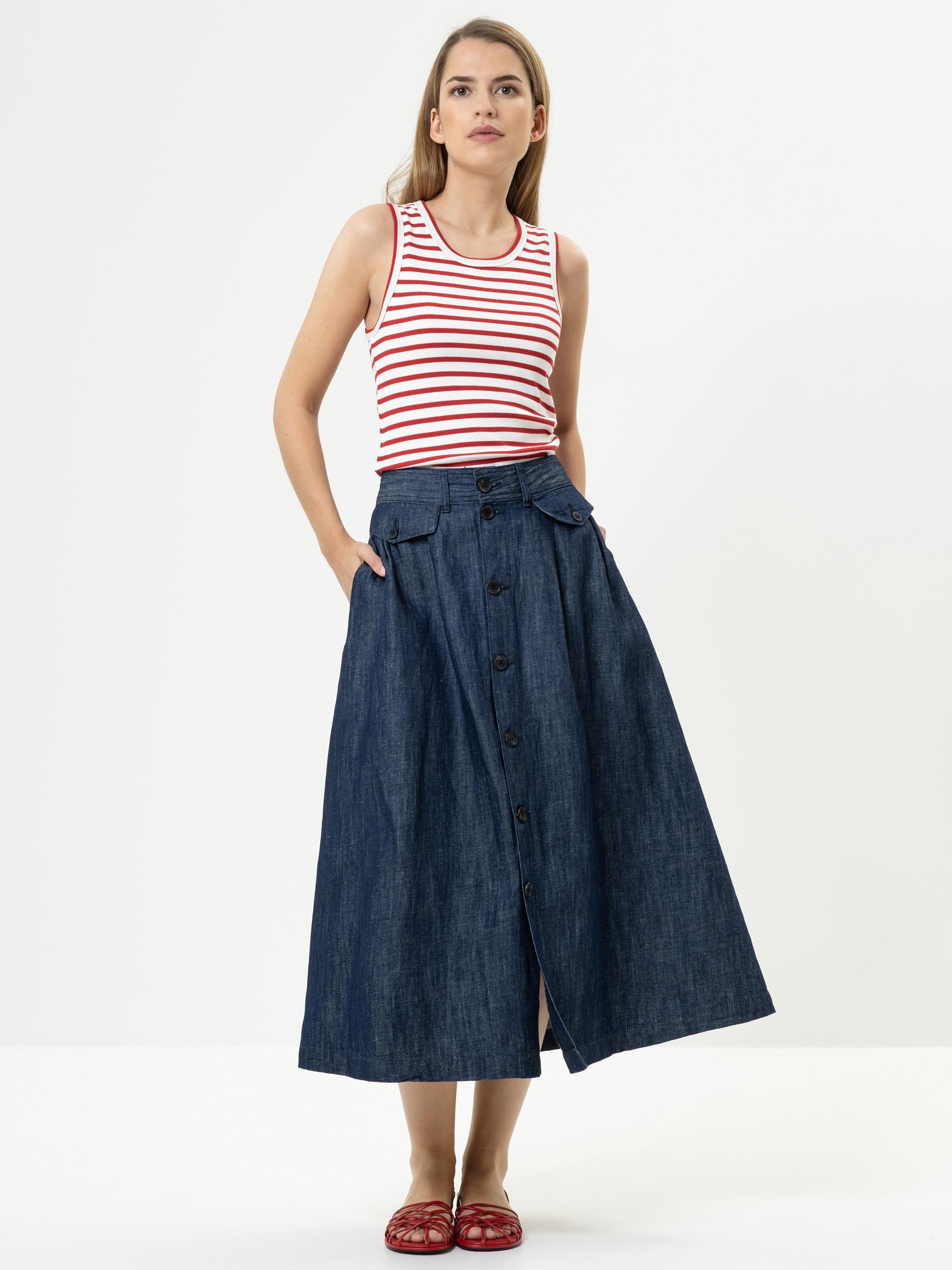 Modell Peony Button Down Jeansrock mit Leinen