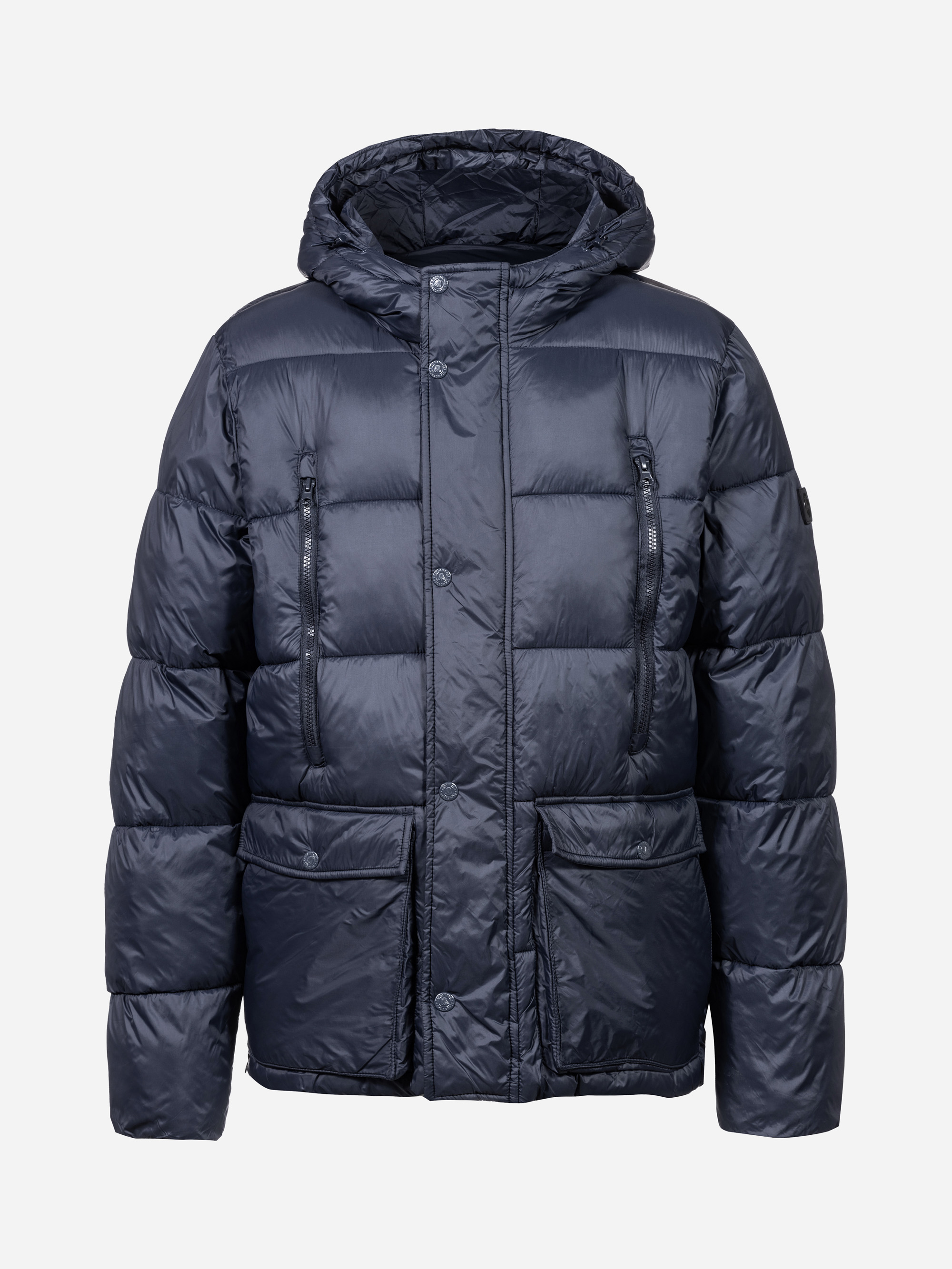 Modell  Lutzifer Steppjacke aus recyceltem Nylon