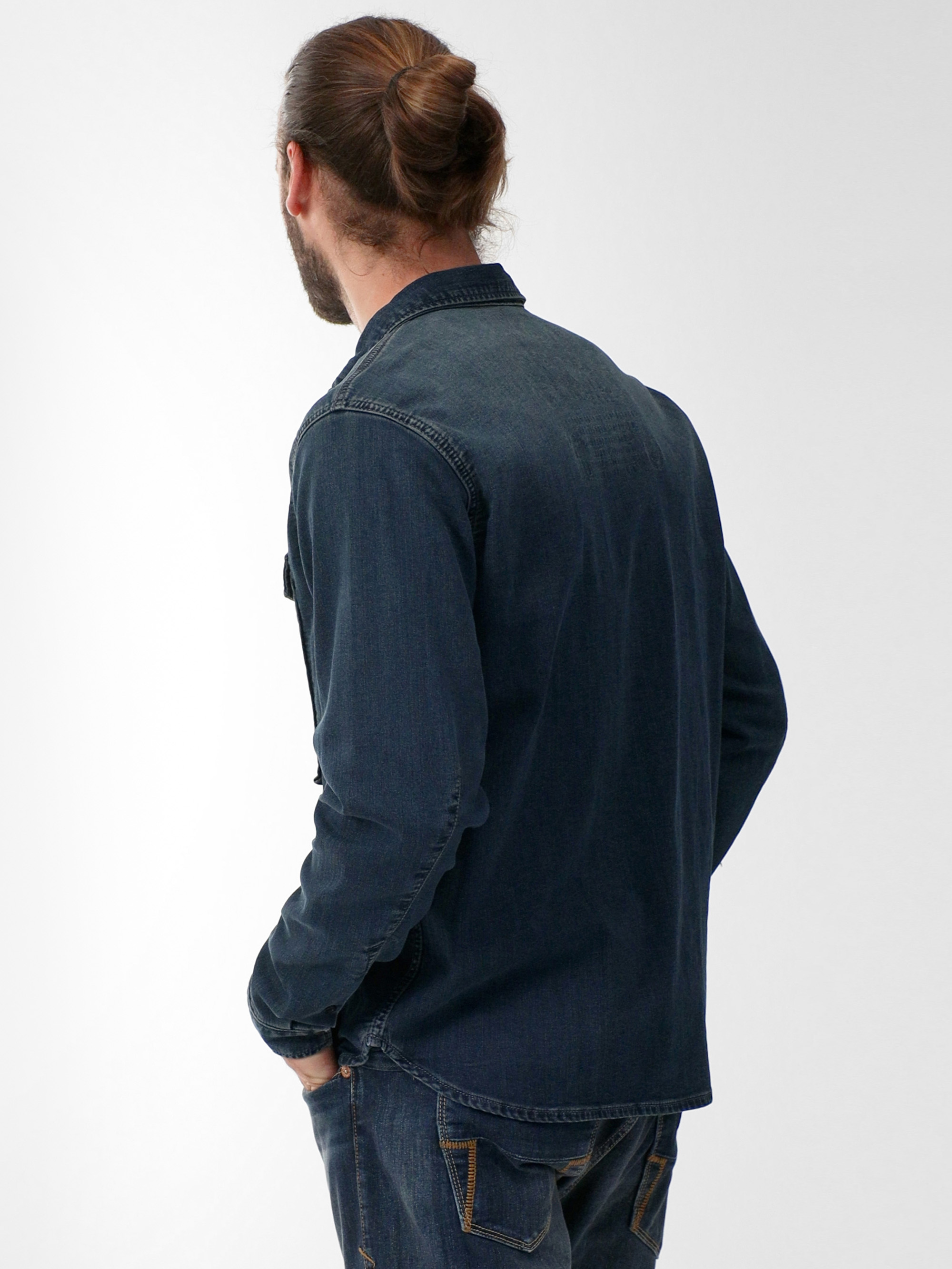 Modell Eddy Jeanshemd