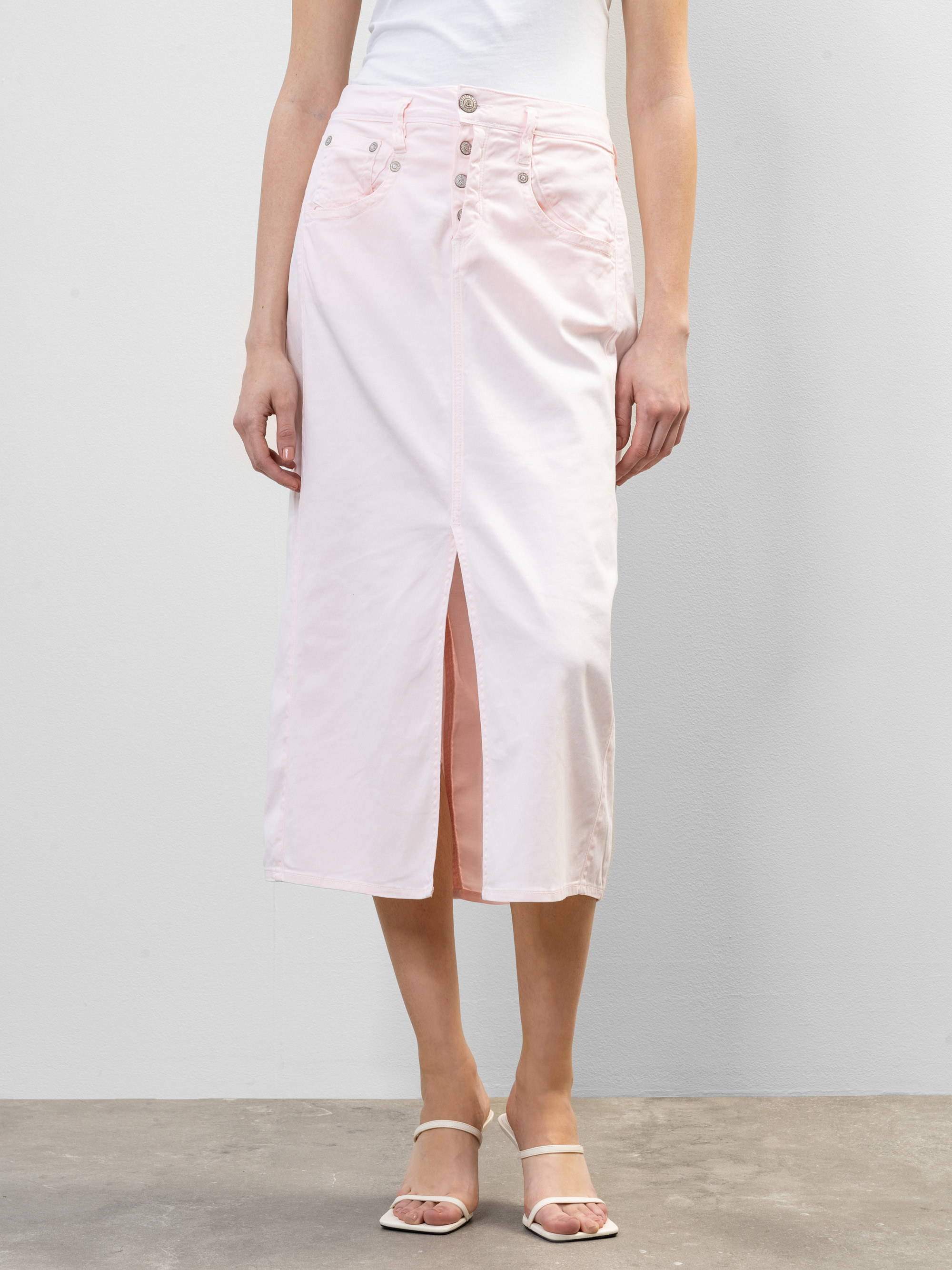 Modell Shyra Jeansrock aus Stretch-Twill