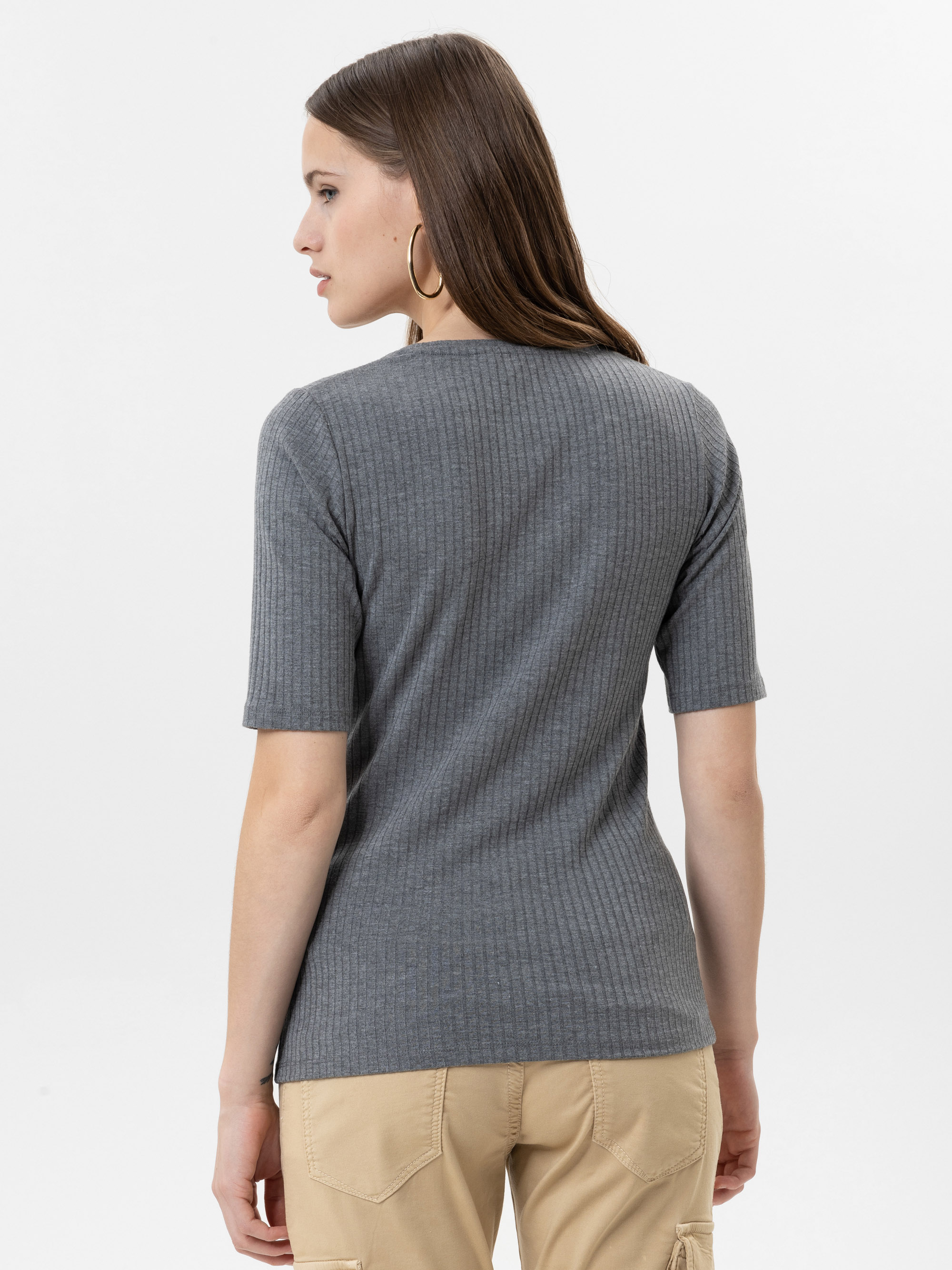 Modell Emmie T-Shirt