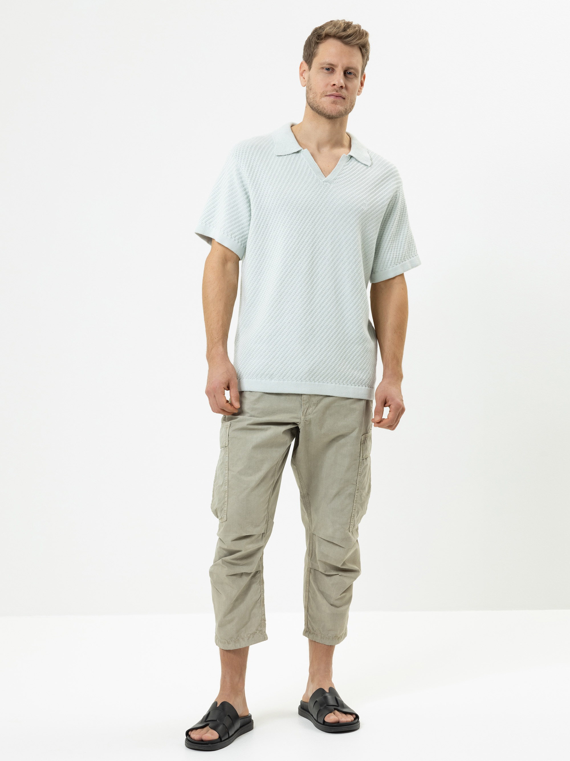 Modell  Rowan Cropped Cargo Hose