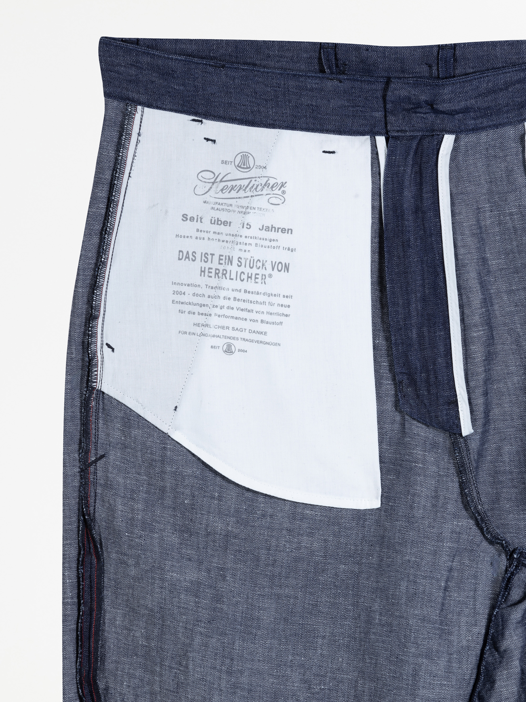 Modell Crafton Slim Hose aus Dark Denim mit Leinen