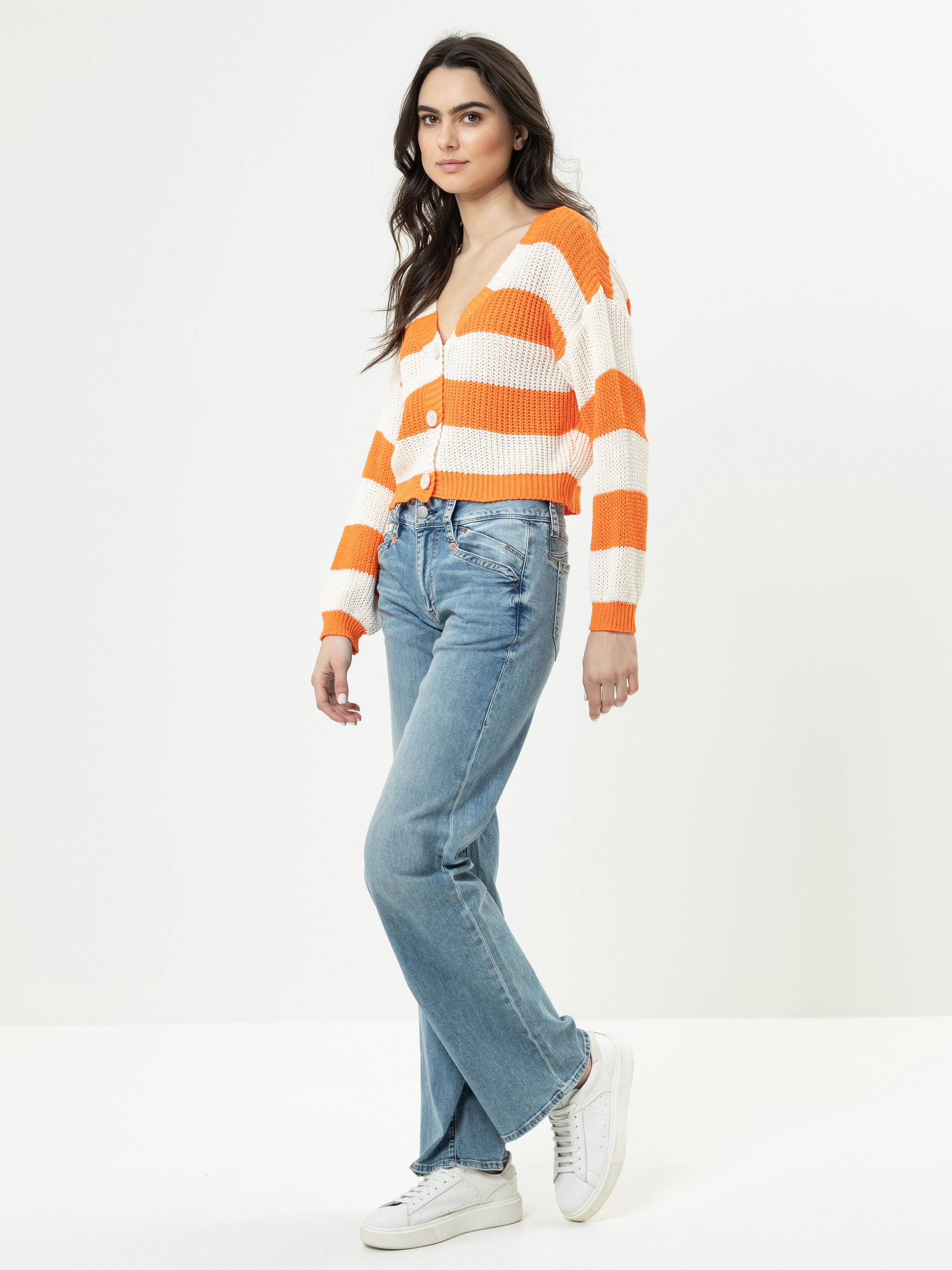 Modell Louise Grobstrick Pullover