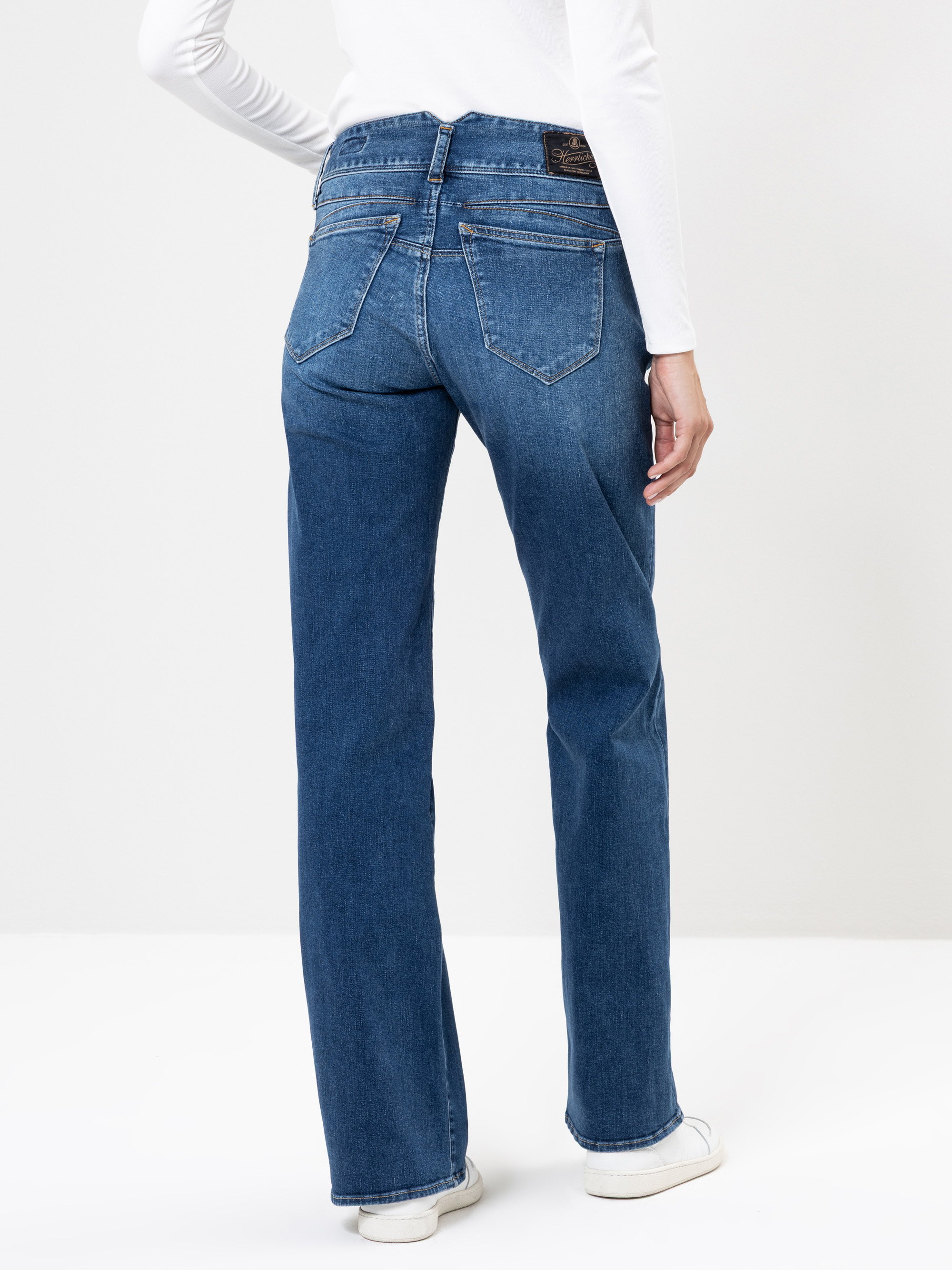 Modell Prime New Straight Jeans mit Cashmere Touch