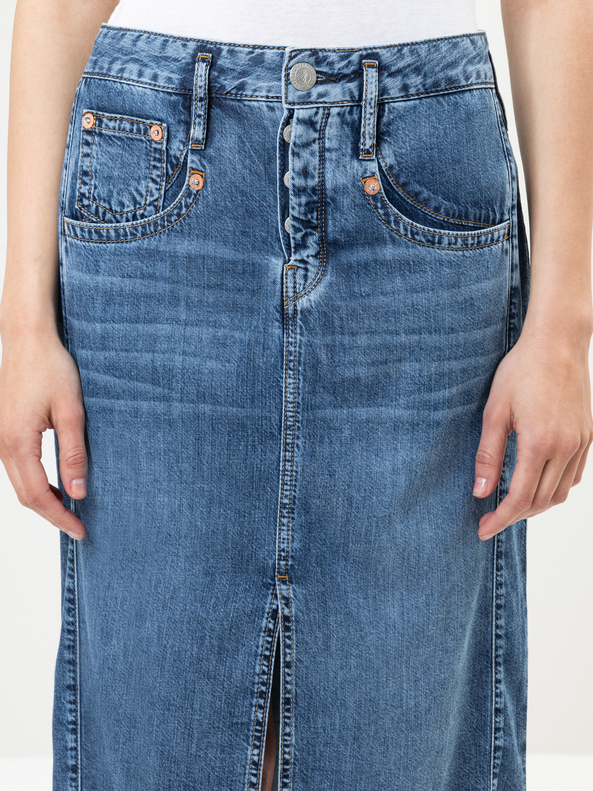 Modell Shyra Jeansrock midi
