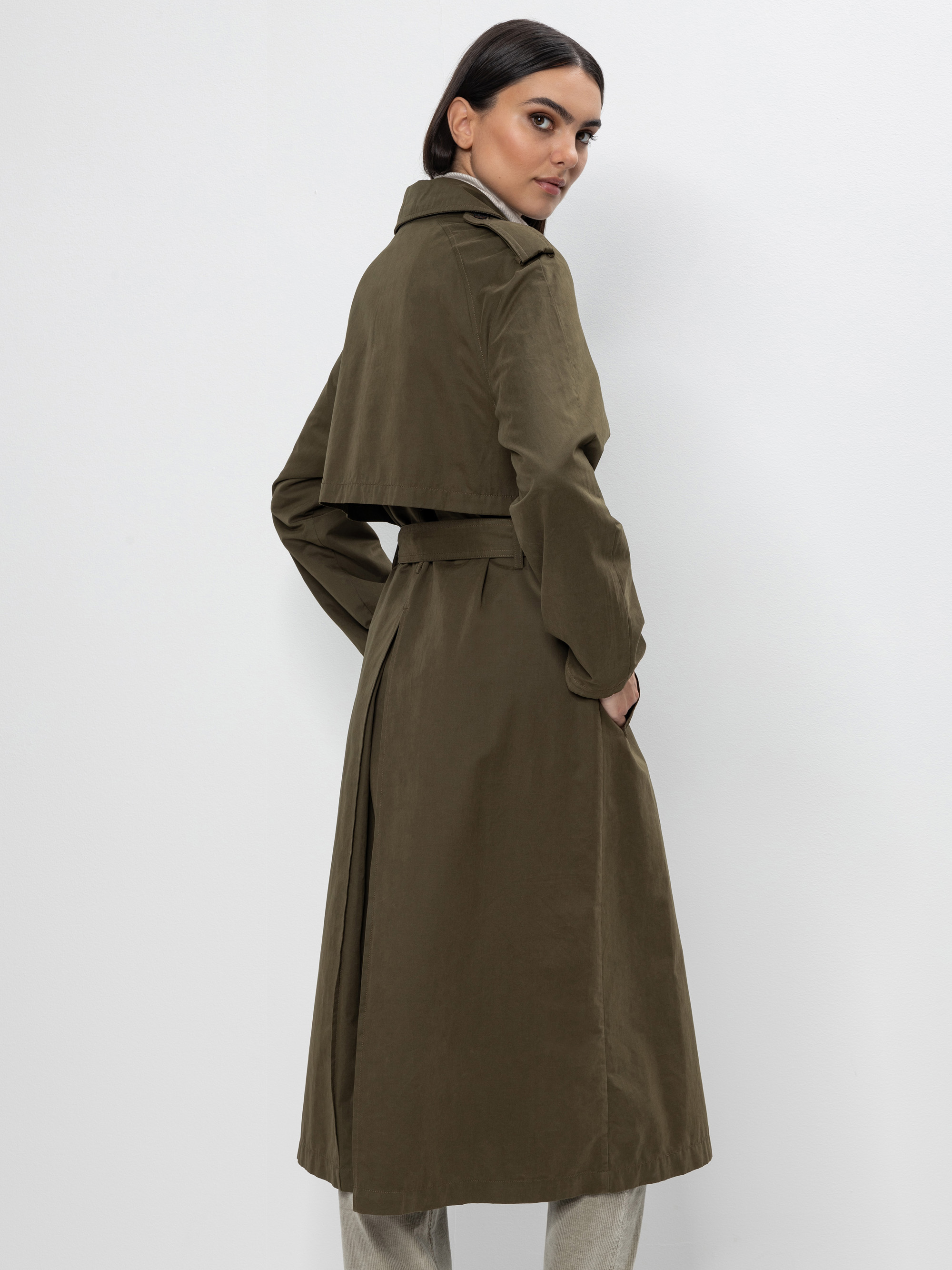 Modell Julina Trenchcoat