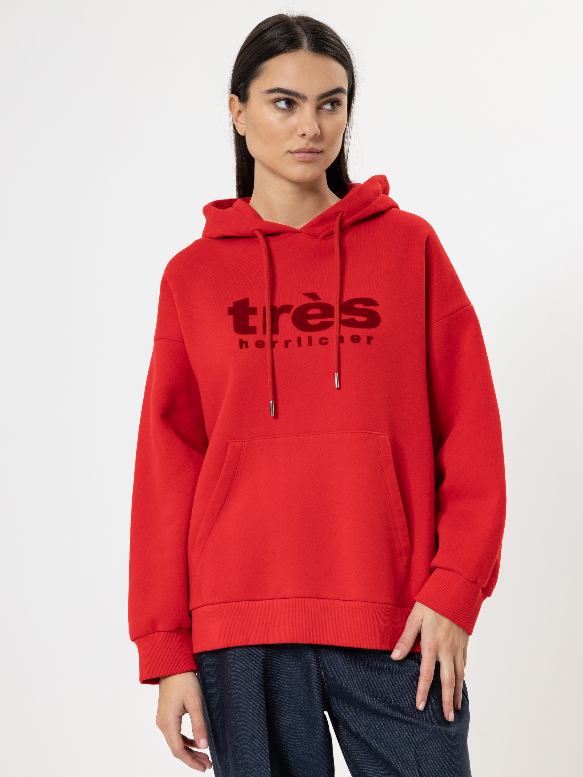 Modell Christy Hoodie