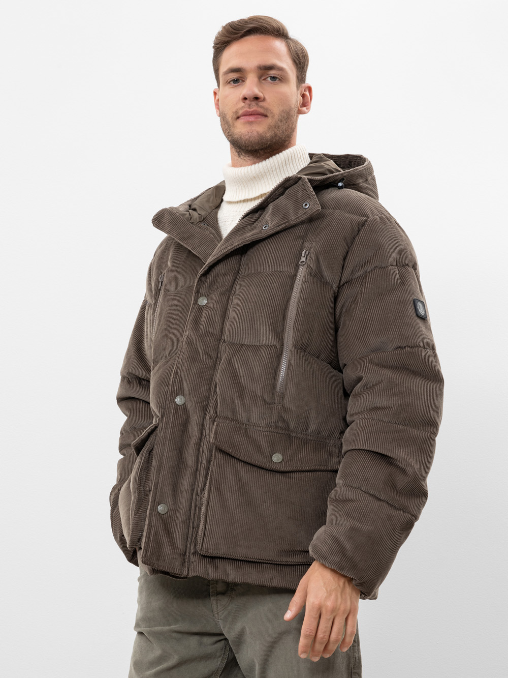 Modell  Lutzifer Steppjacke aus Cord