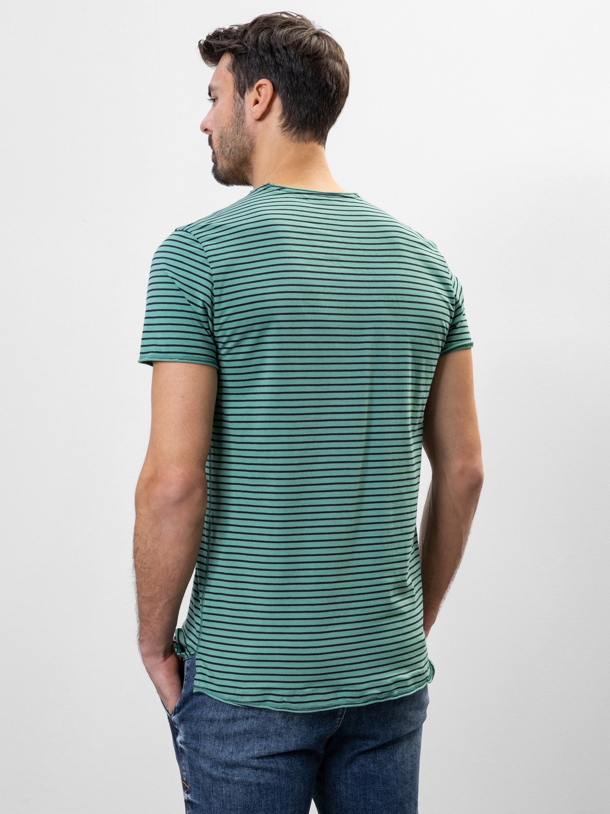 Modell Ronny T-Shirt gestreift