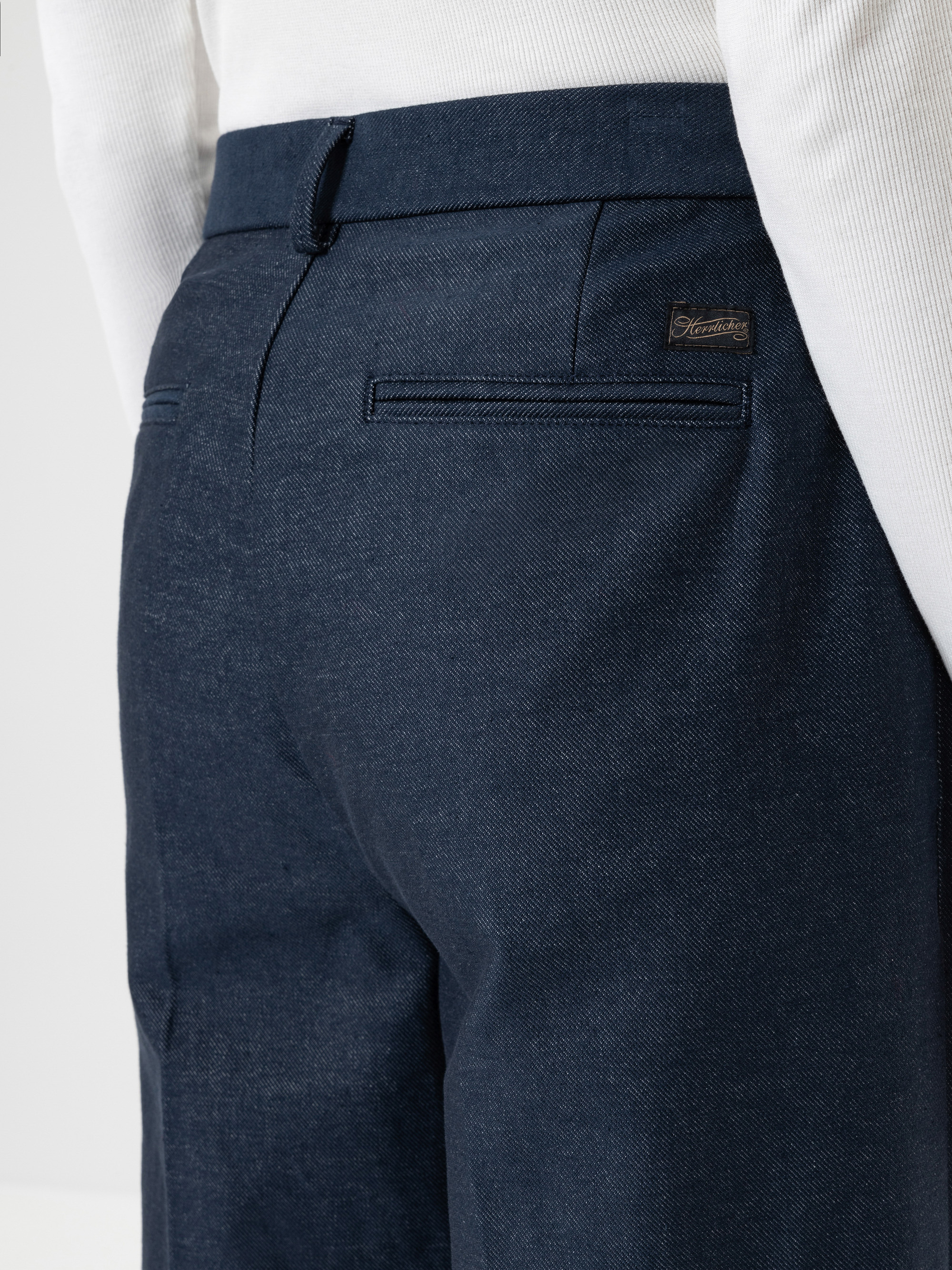 Modell Moonlight Hose im Denimlook