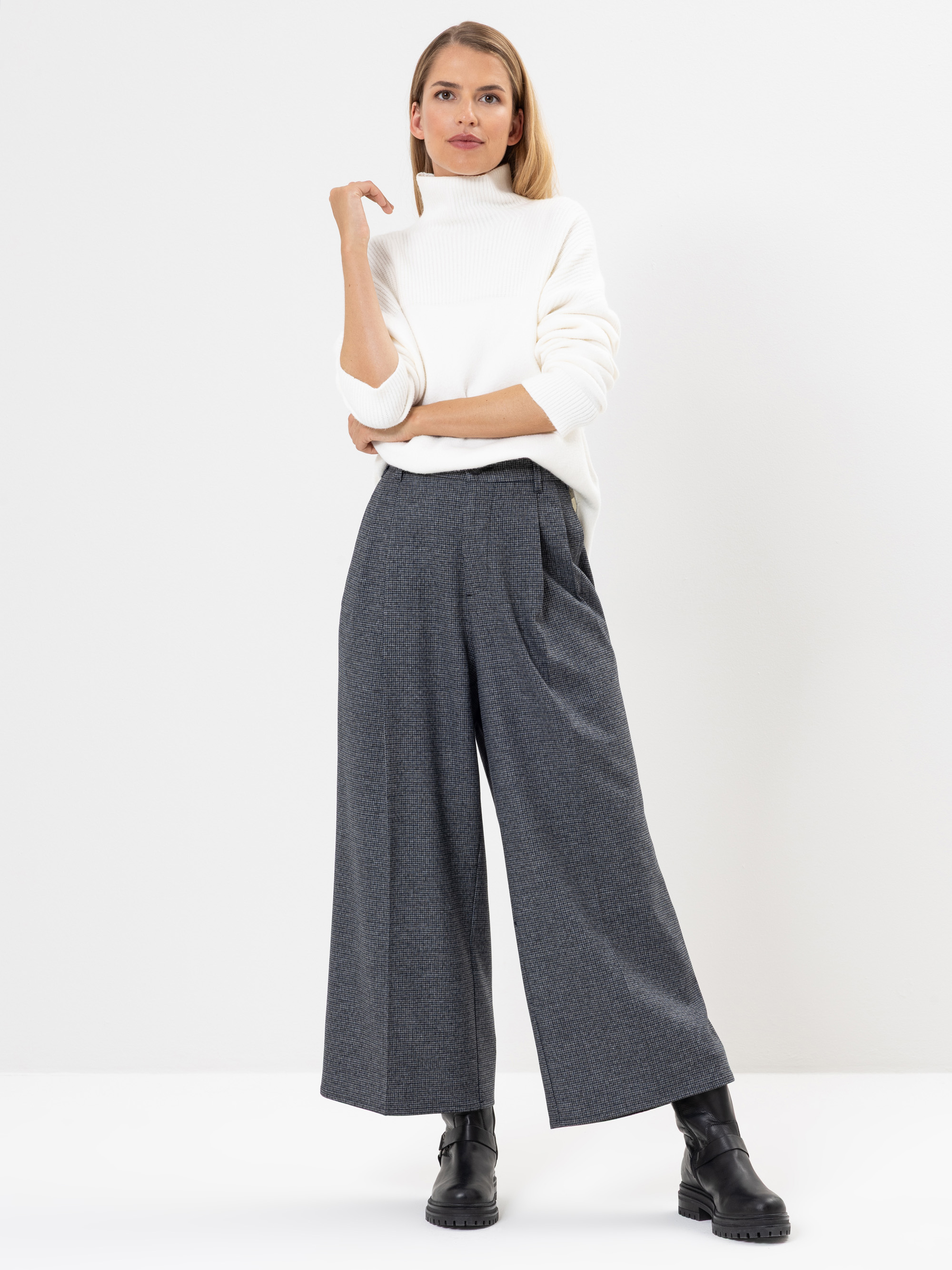 Modell Narzissa Hose mit Bundfalten kariert