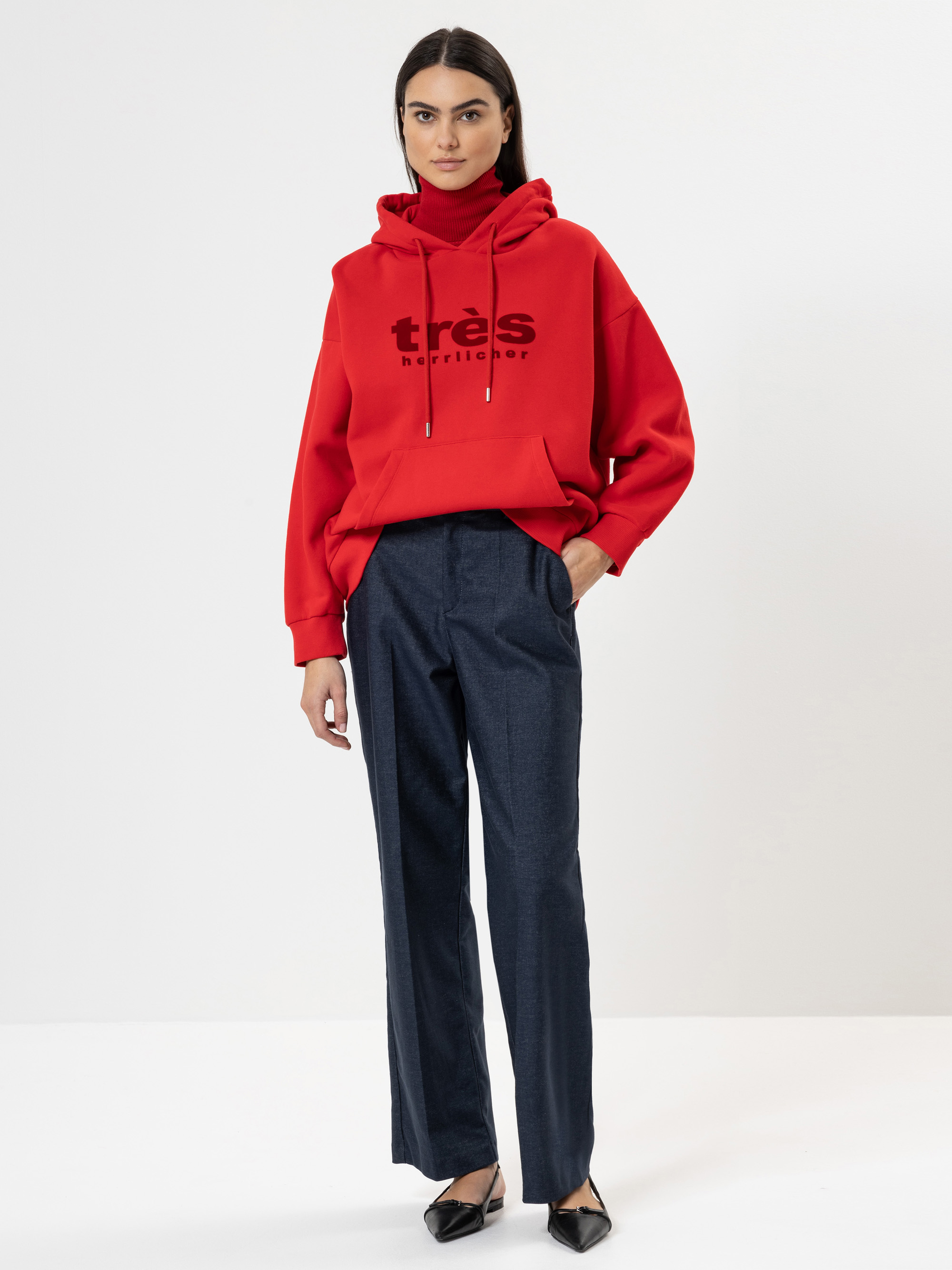 Modell Christy Hoodie