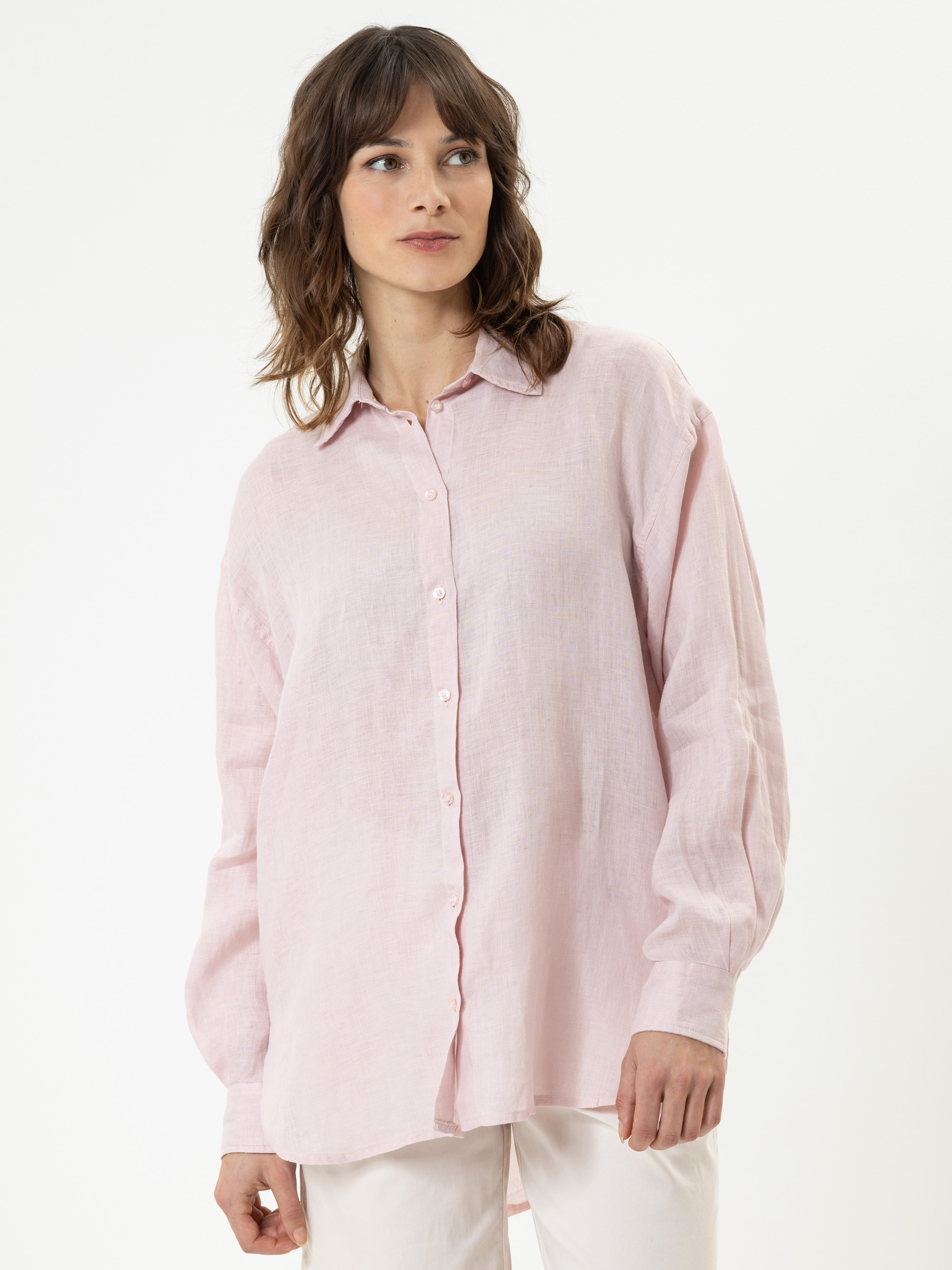 Modell Amika Leinenhemd