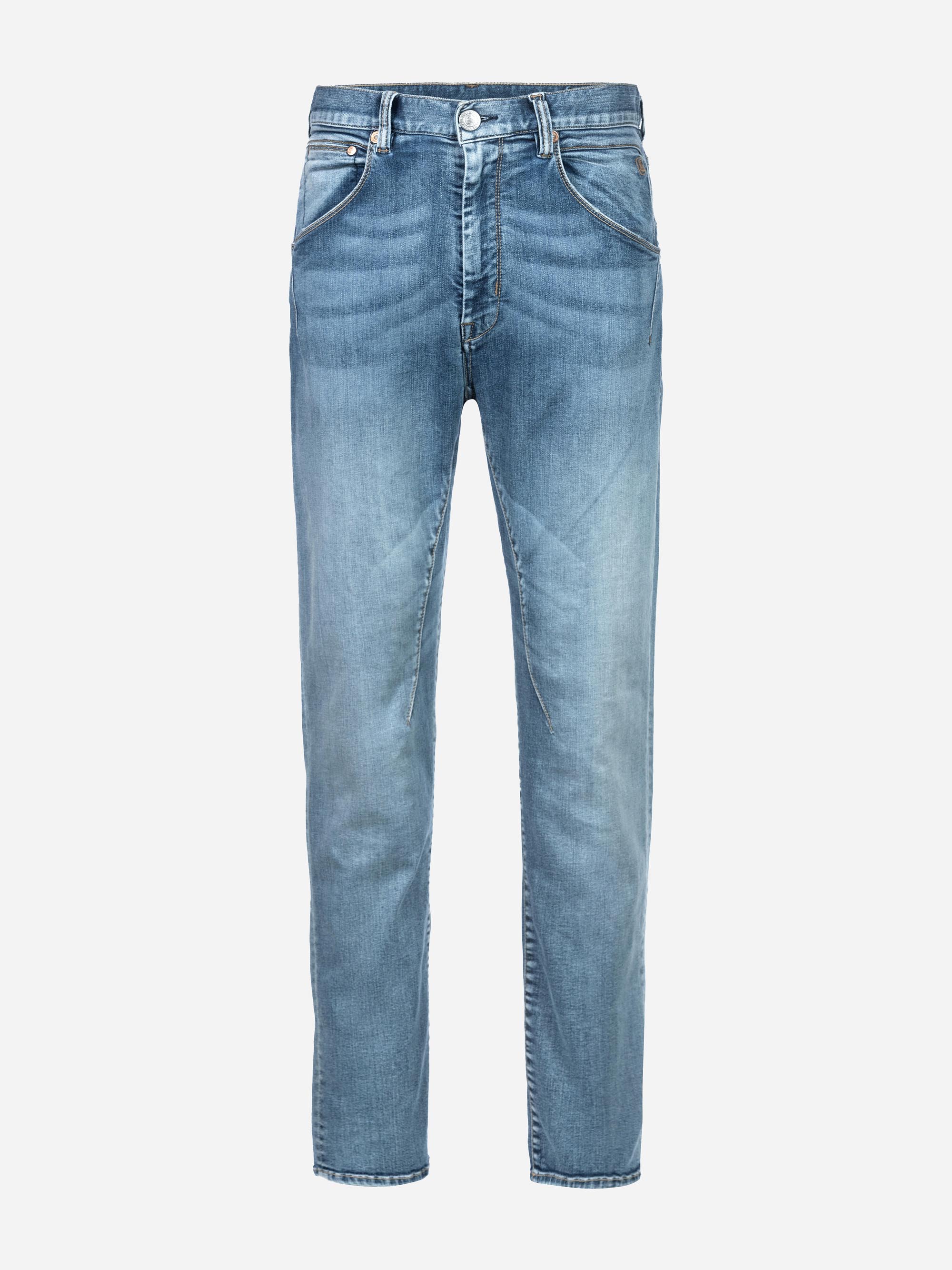 Modell Camper Jeans aus Bio-Baumwolle