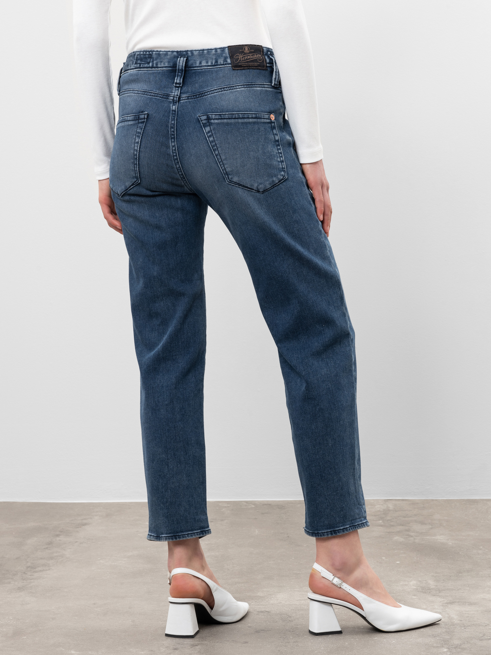 Modell Shyra Tap Jeans mit Bio-Baumwolle