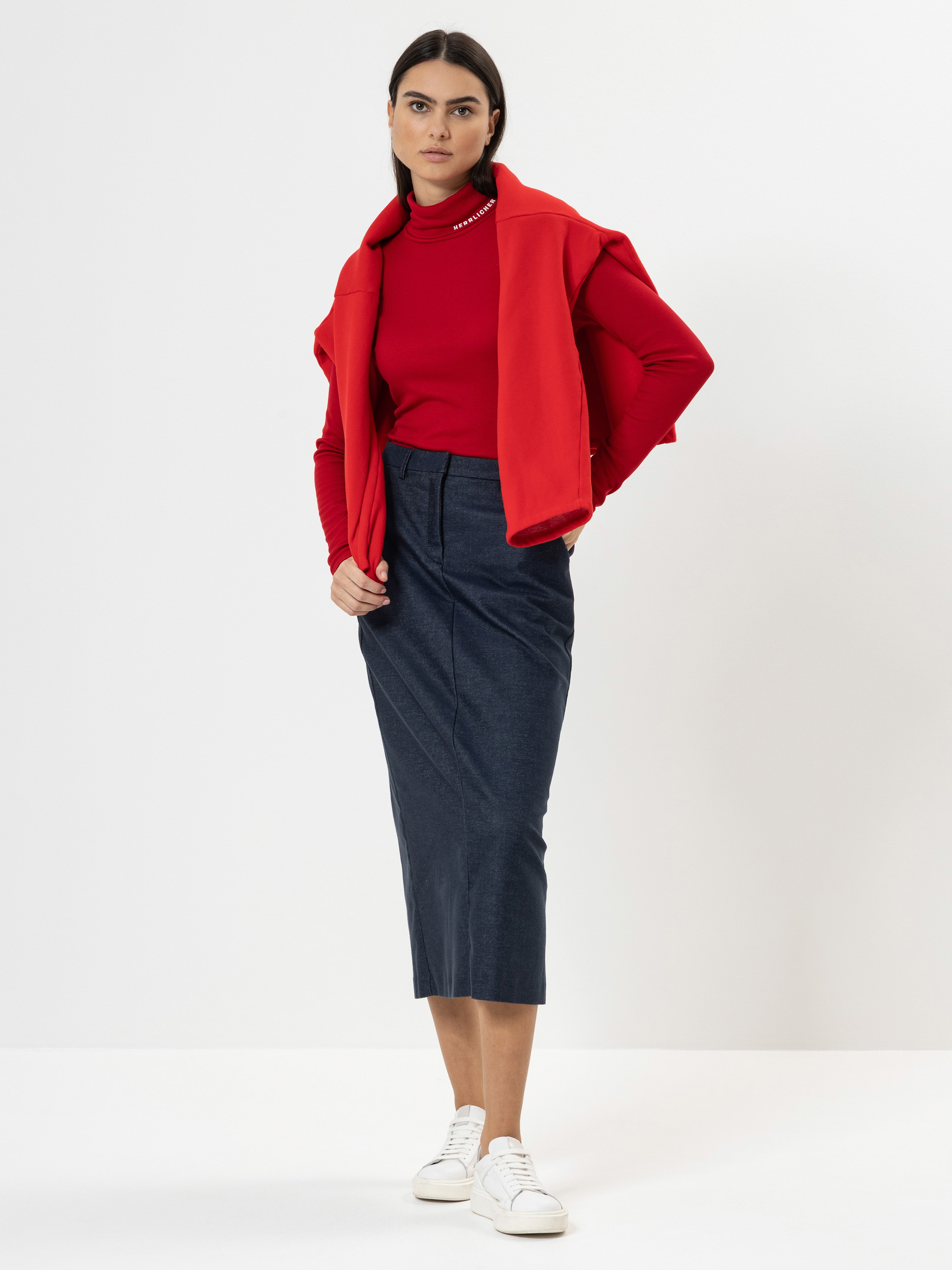 Modell Bruna Jeansrock lang aus Raw Denim