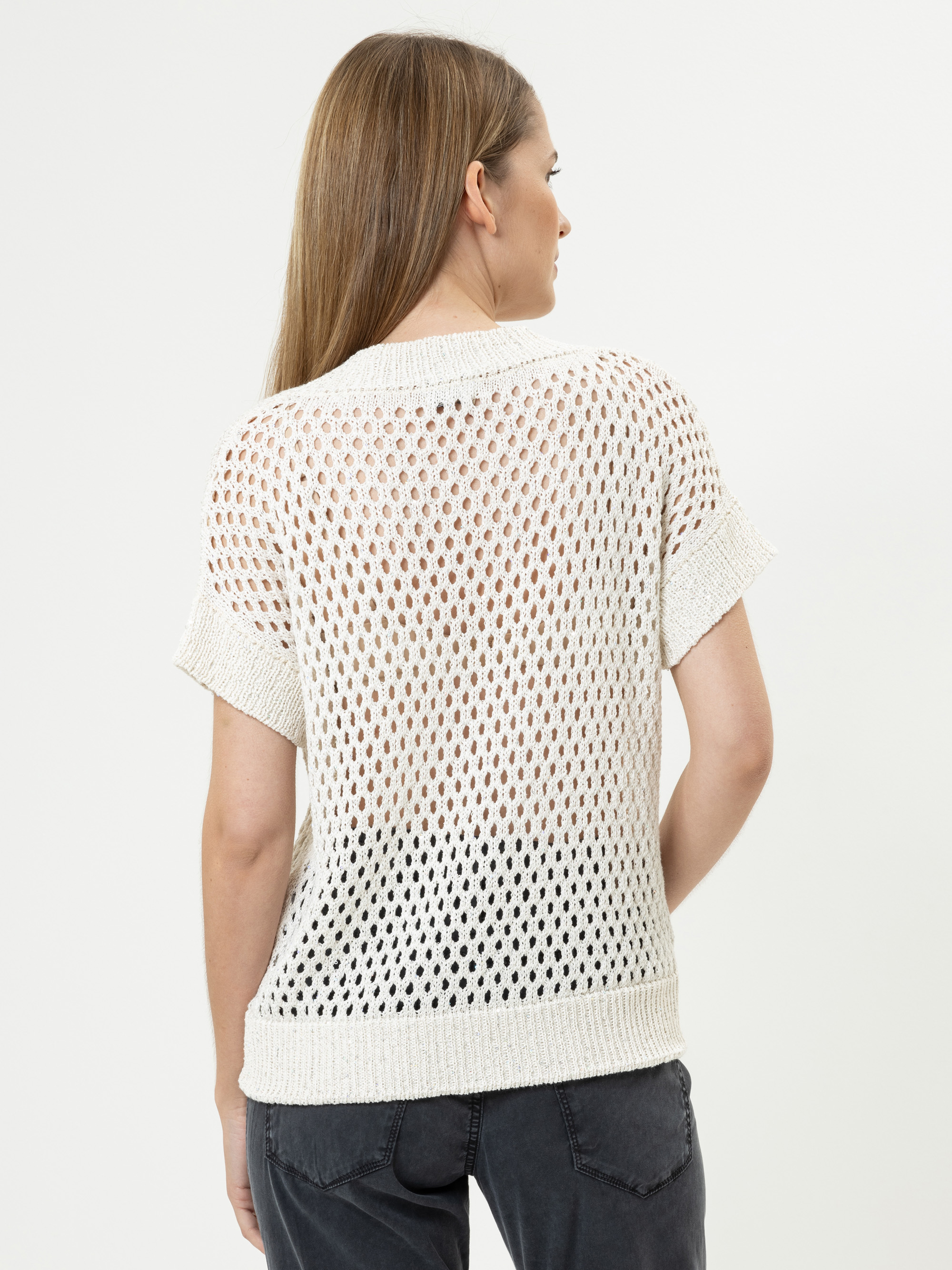 Modell Camie Lochstrick Pullover mit kurzen Ärmeln