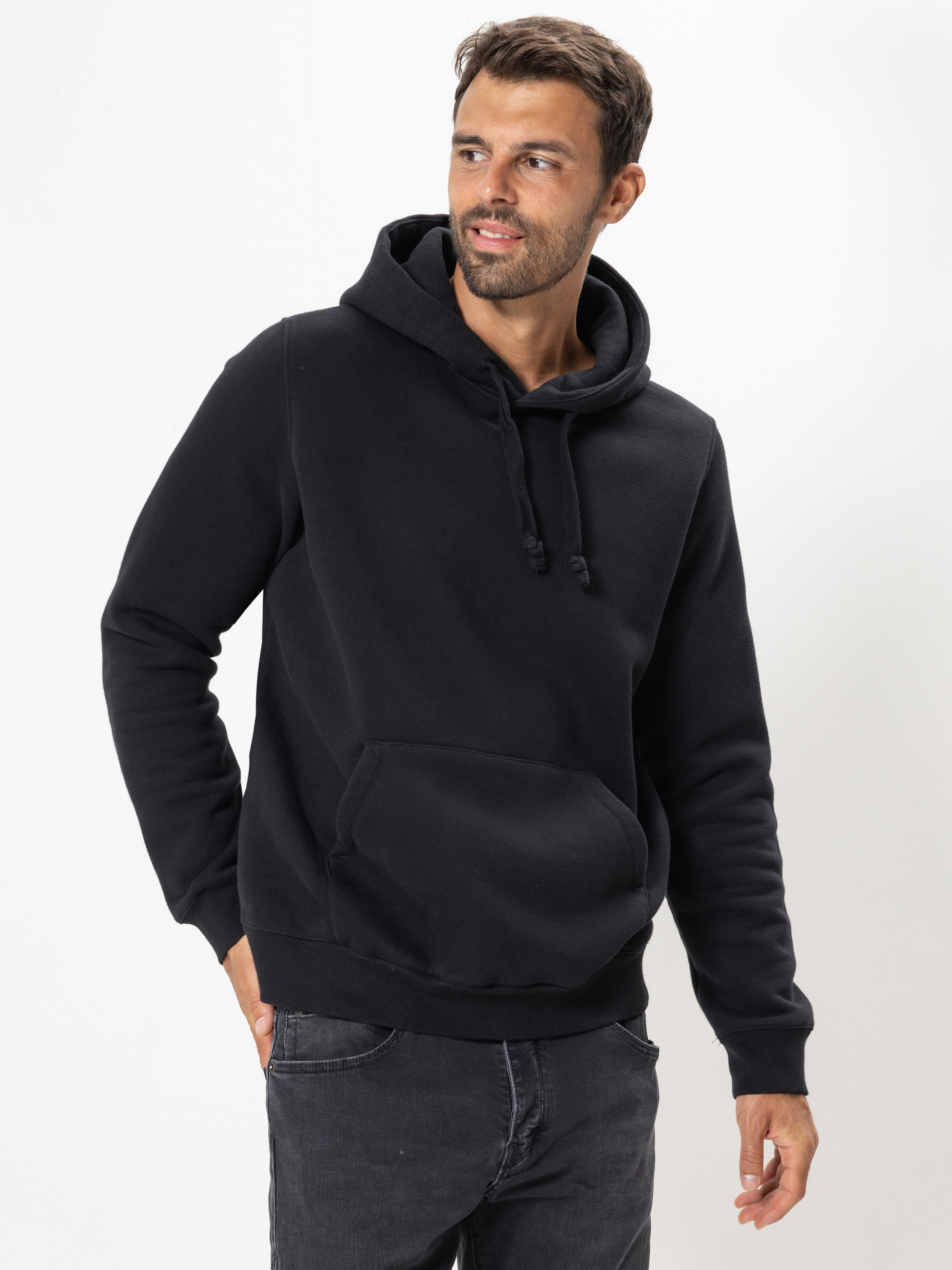 Modell Dale Hoodie