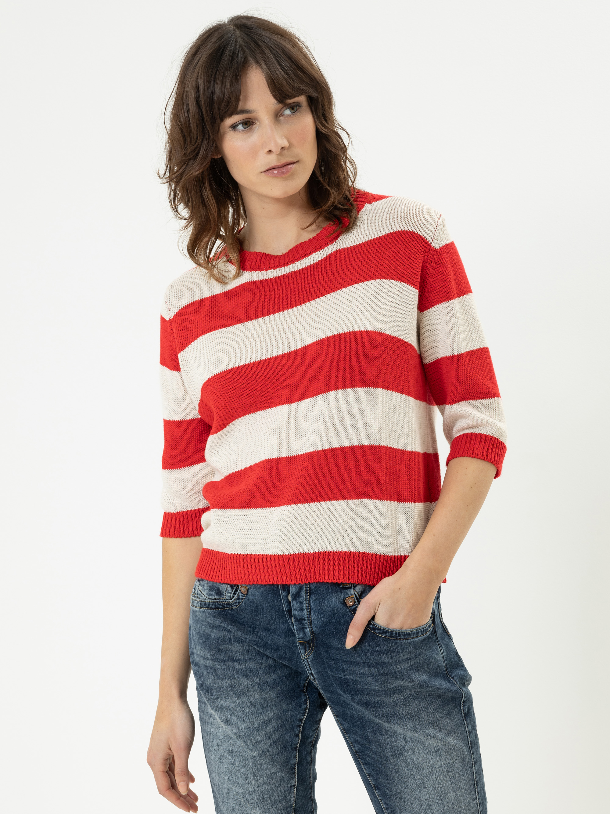 Modell Yamie Kurzarmpullover