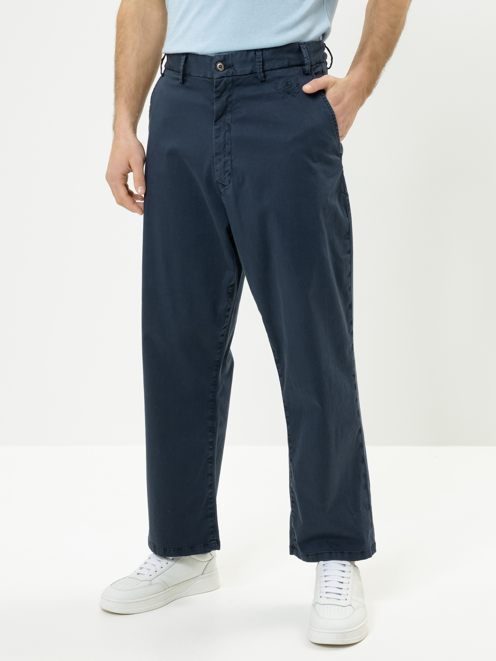 Modell Crafton Wide Chinohose aus Bio-Baumwolle