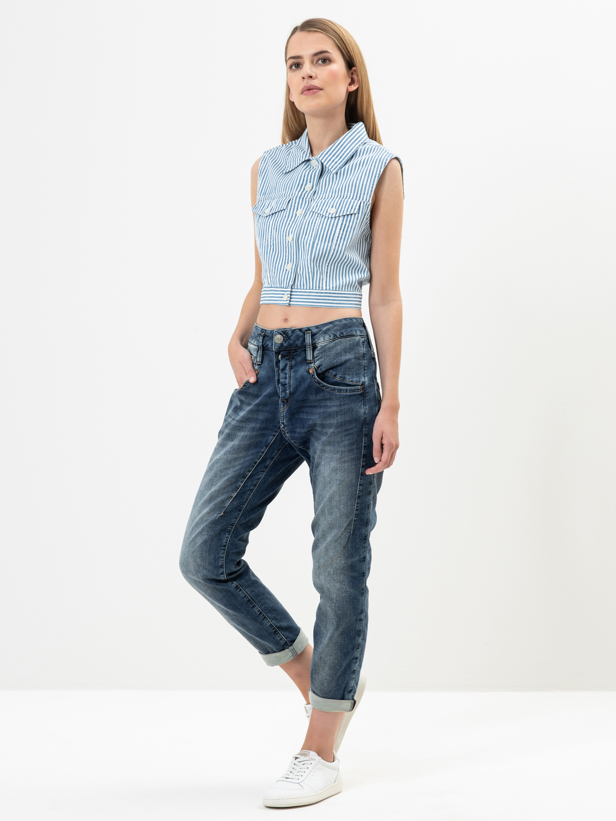 Modell Binie Weste gesterift