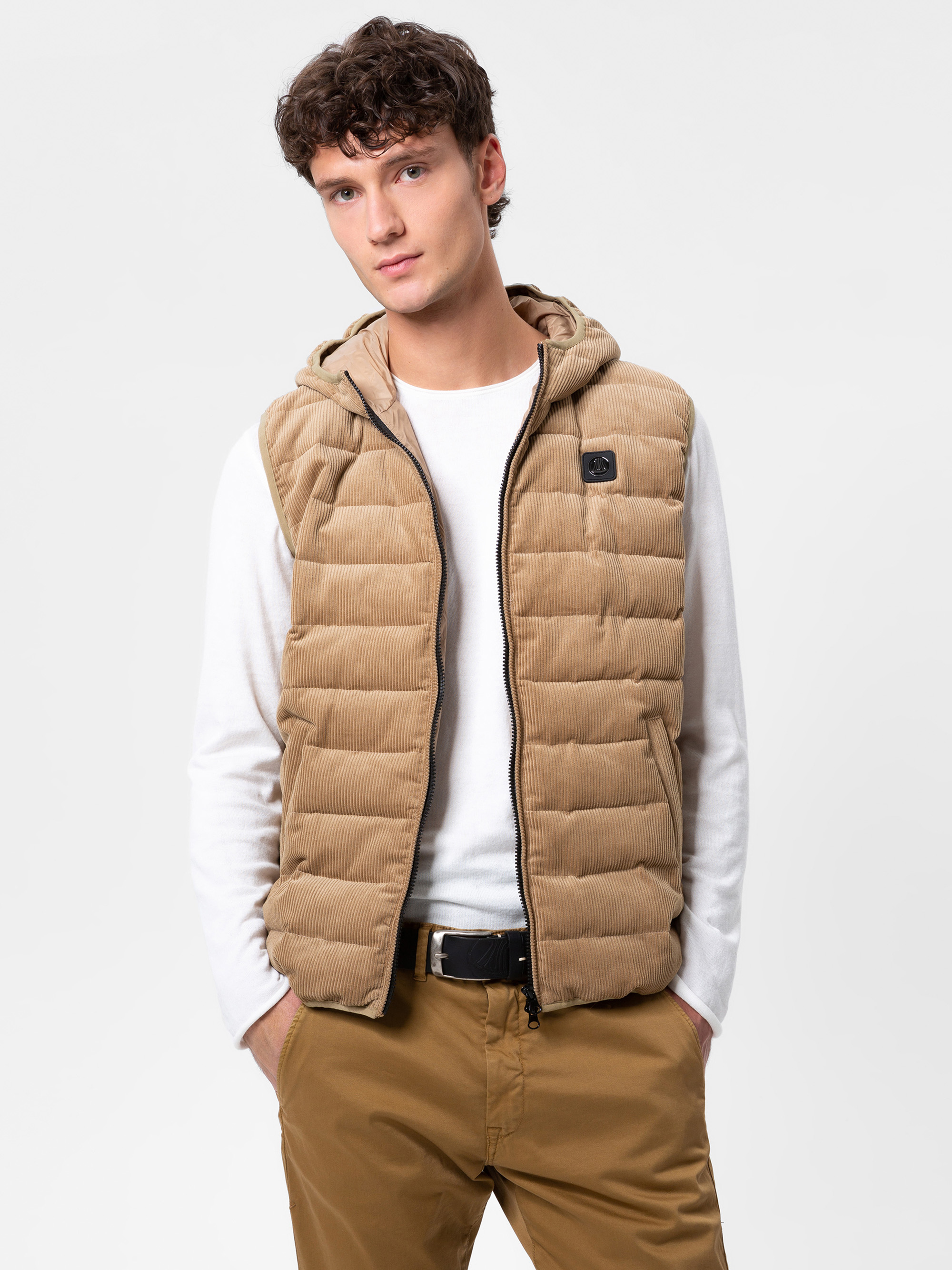 Modell Harvey Steppweste aus Cord