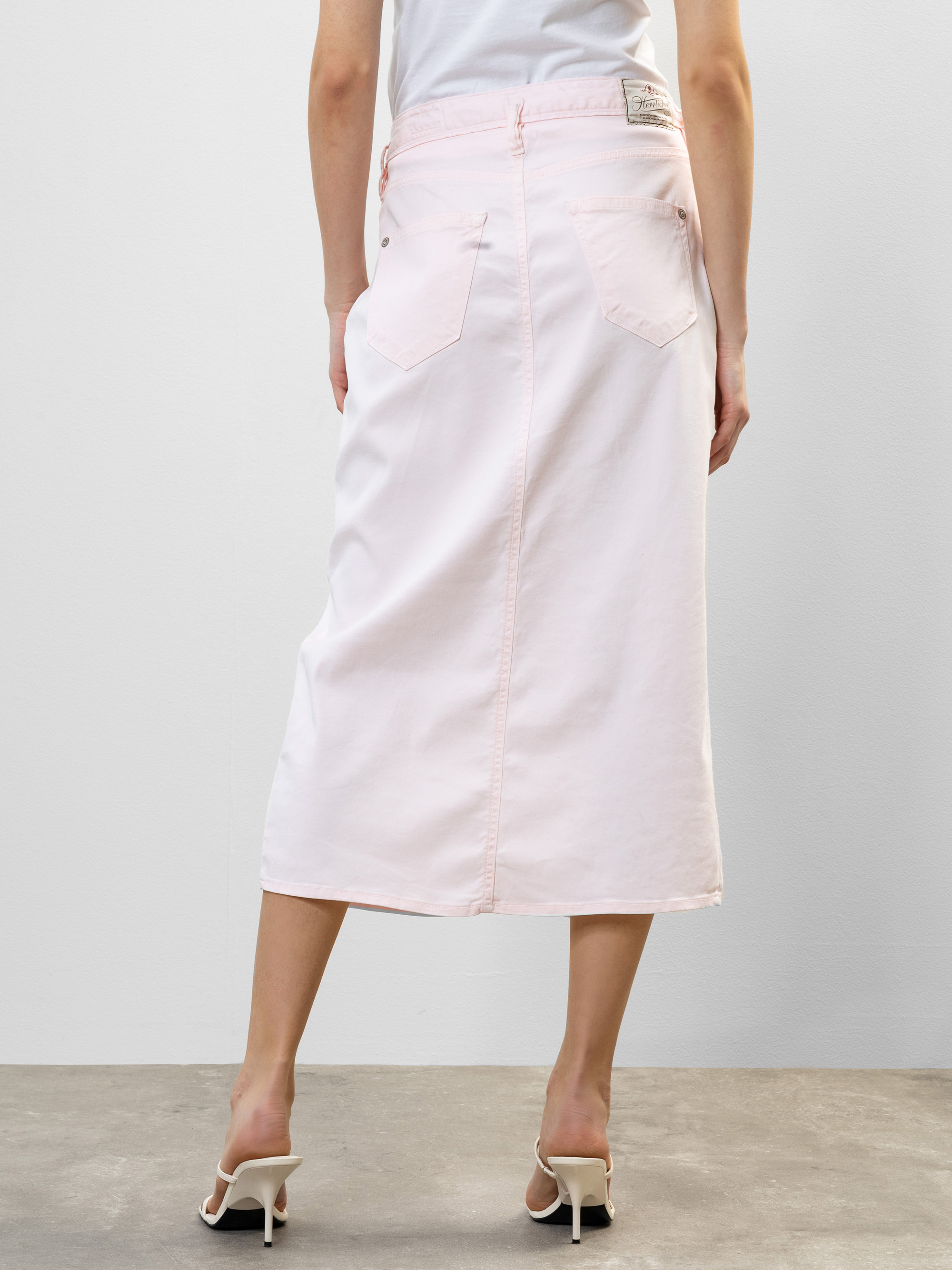 Modell Shyra Jeansrock aus Stretch-Twill