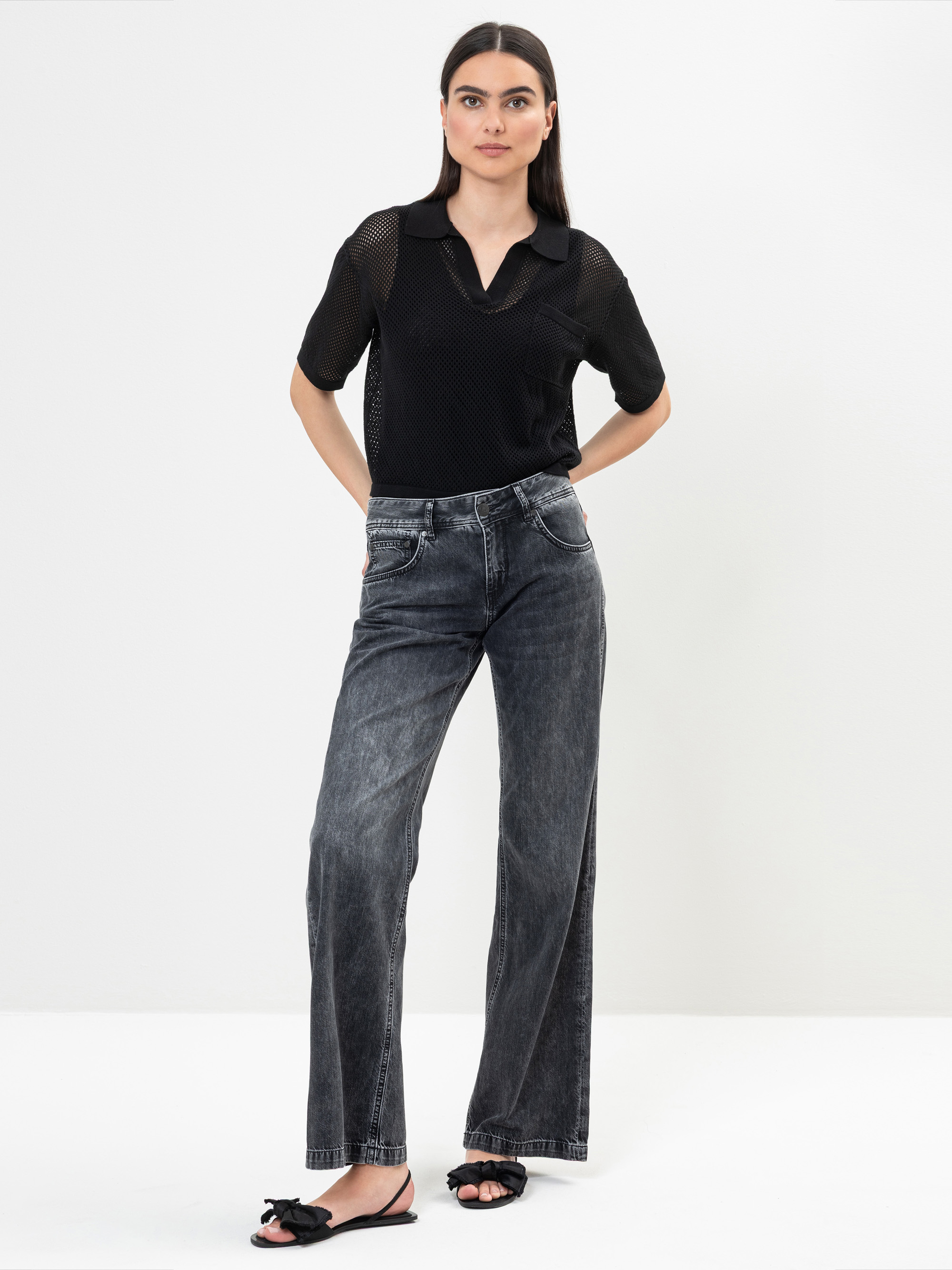 Modell  Edna Flared Jeans