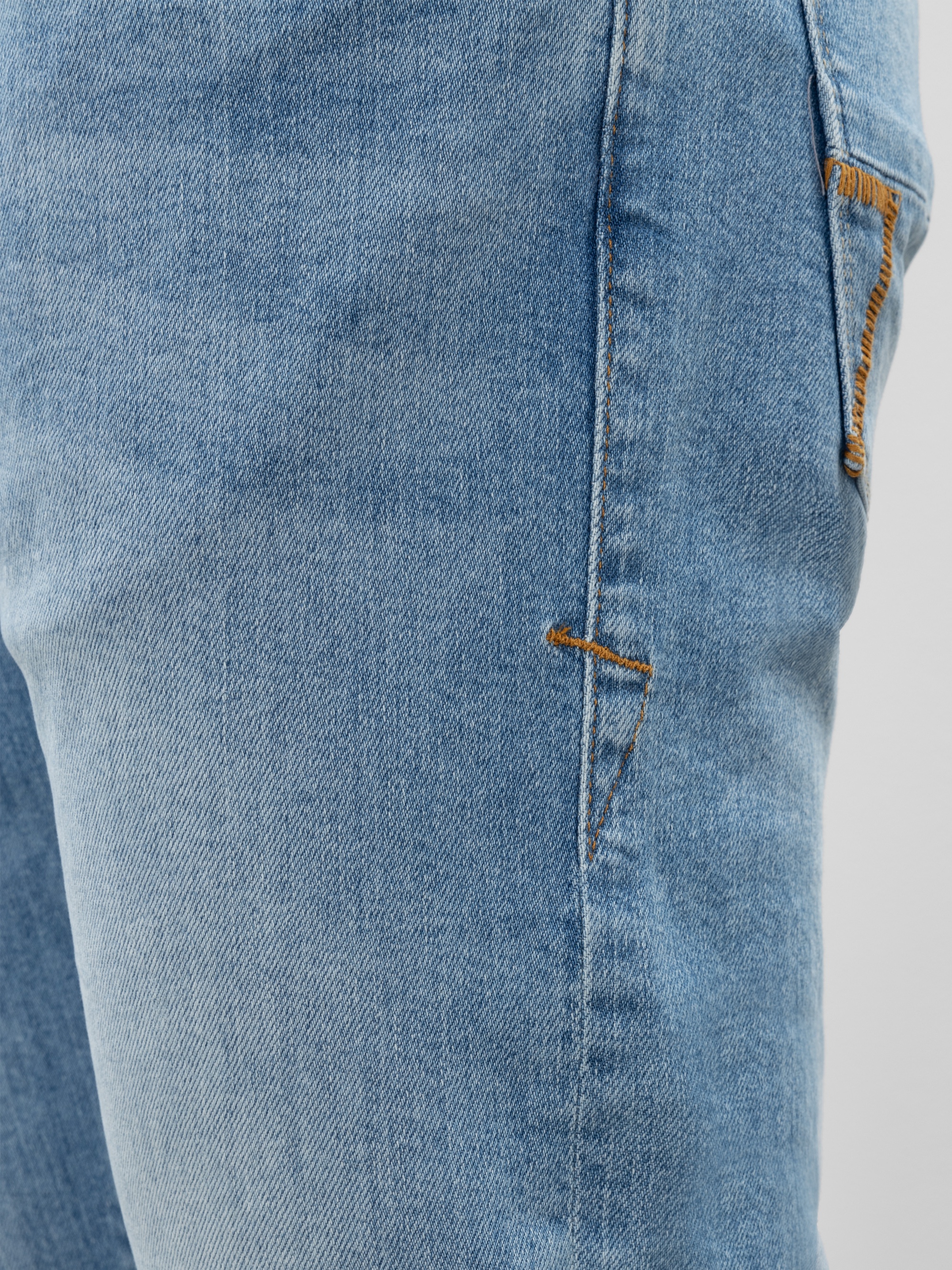 Modell Trade Jeans aus Bio-Baumwolle