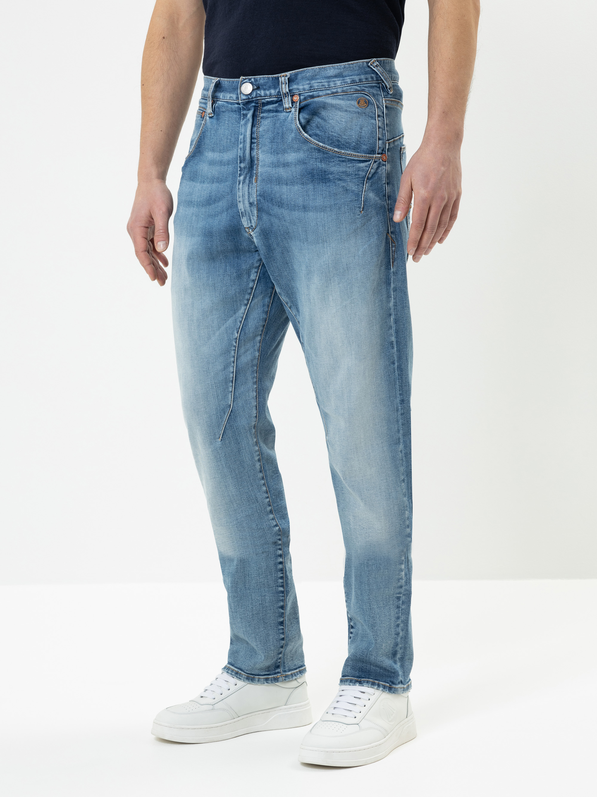 Modell Camper Jeans aus Bio-Baumwolle