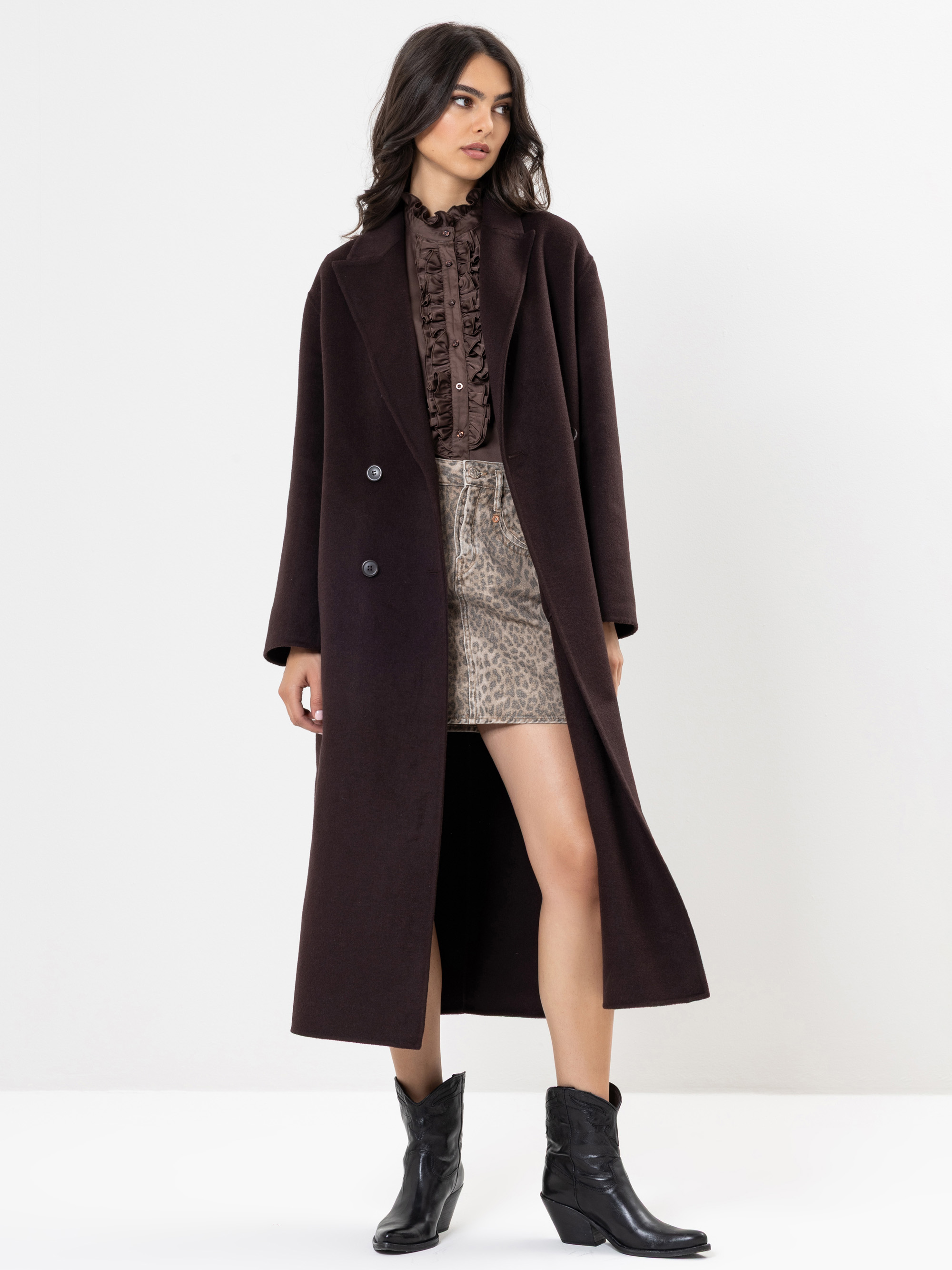 Modell Lanine Mantel