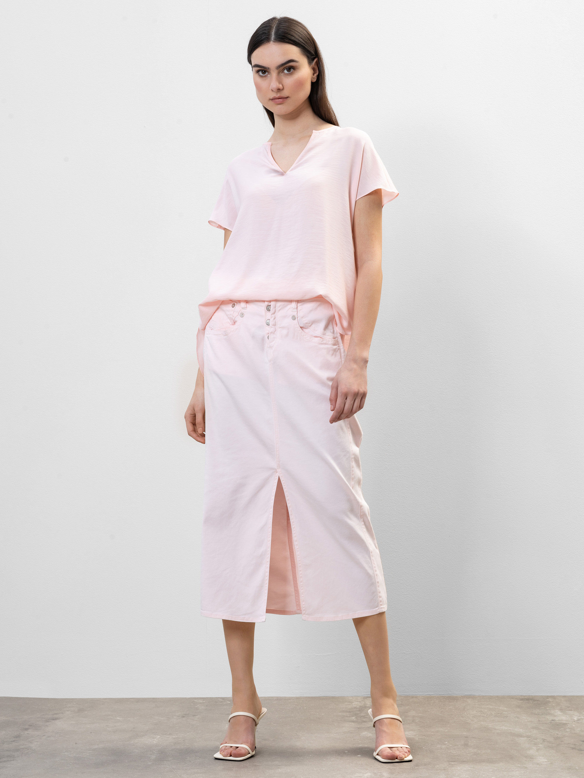 Modell Shyra Jeansrock aus Stretch-Twill