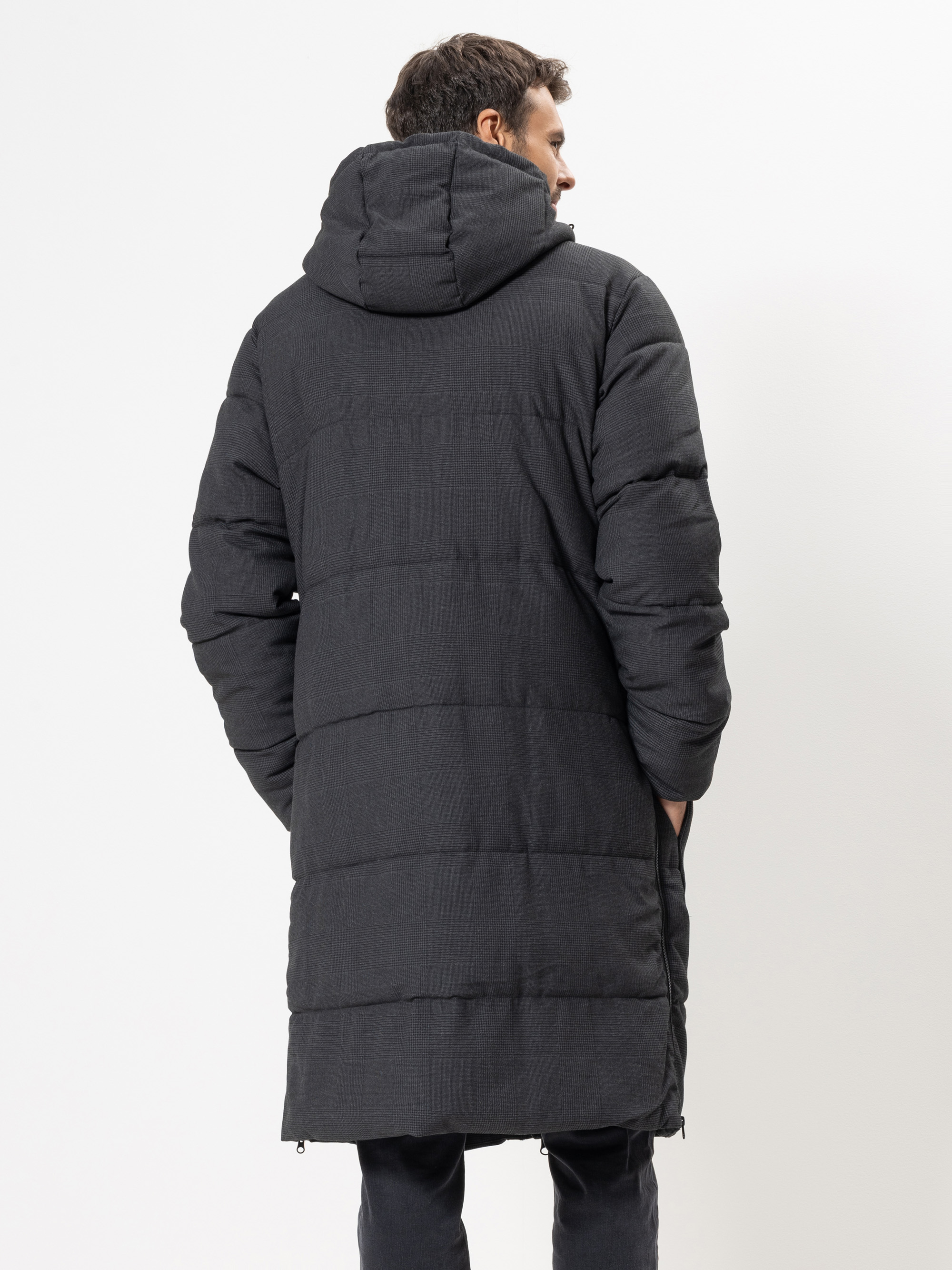 Modell Lutzifer Steppmantel