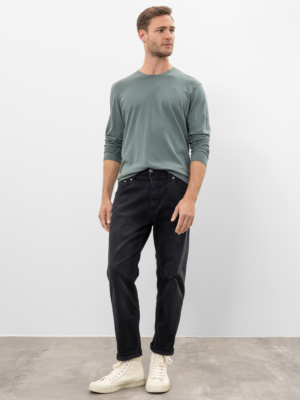 Modell Tucker Straight Jeans aus Bio-Baumwolle