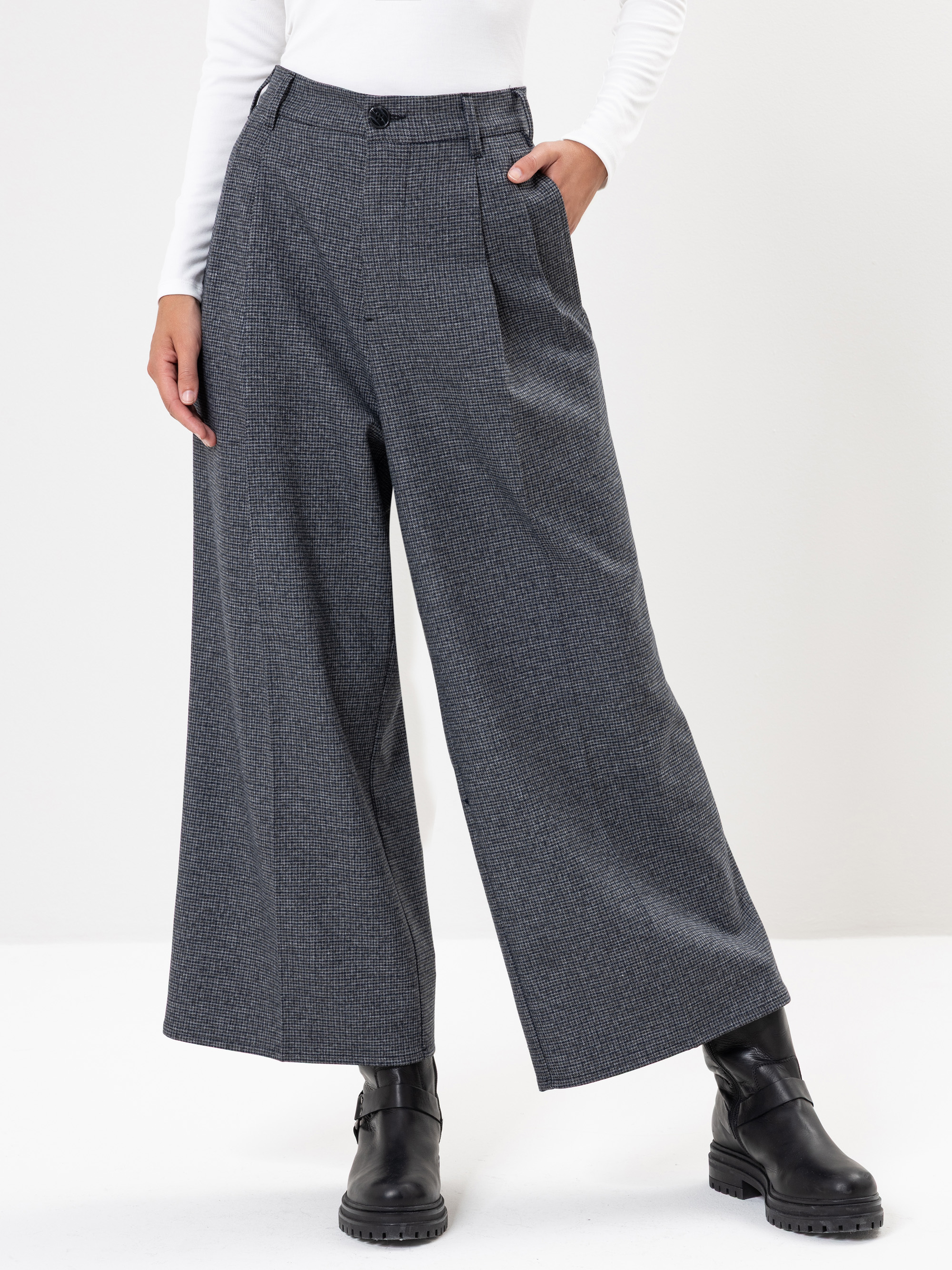 Modell Narzissa Hose mit Bundfalten kariert