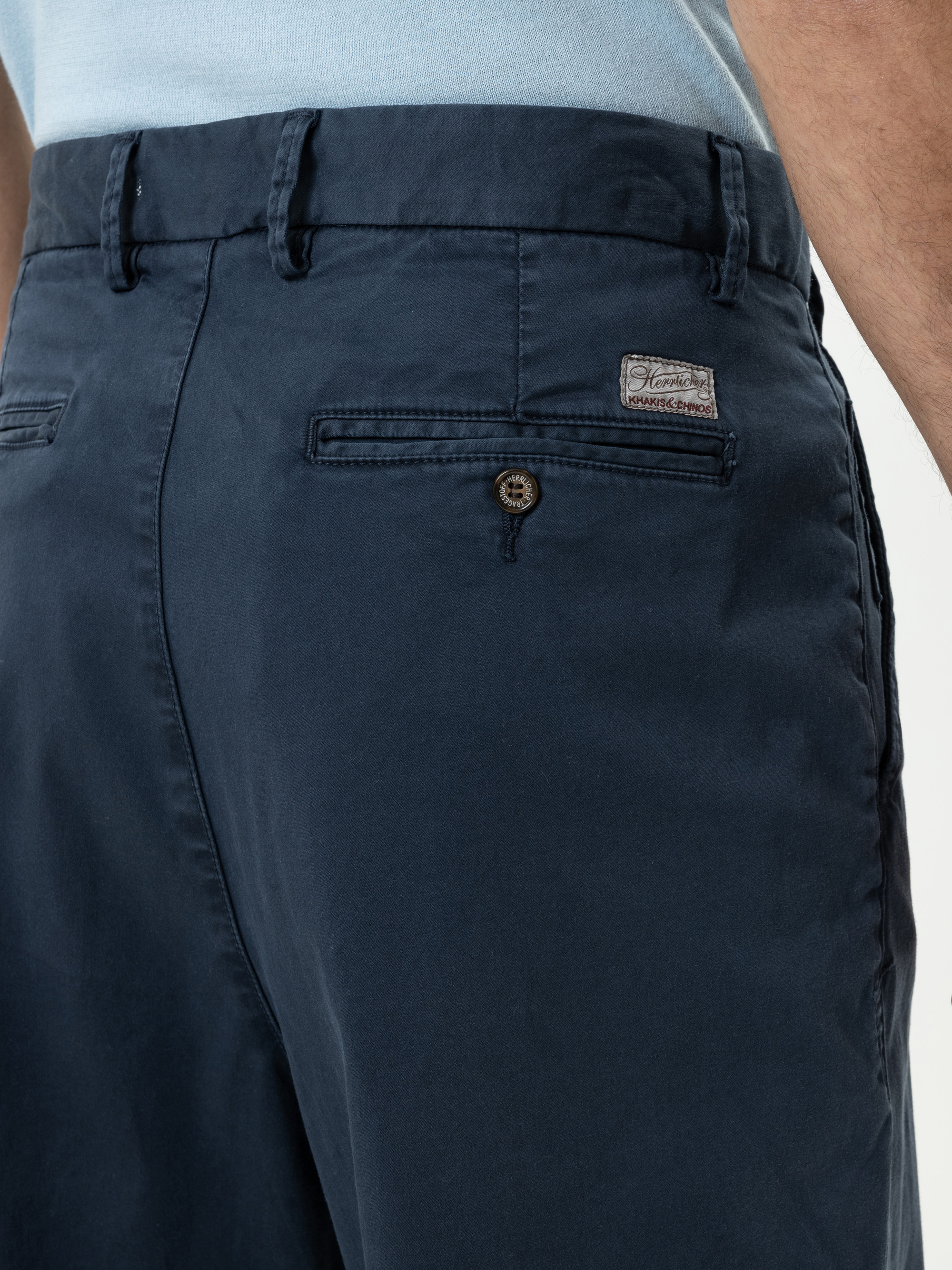 Modell Crafton Wide Chinohose aus Bio-Baumwolle