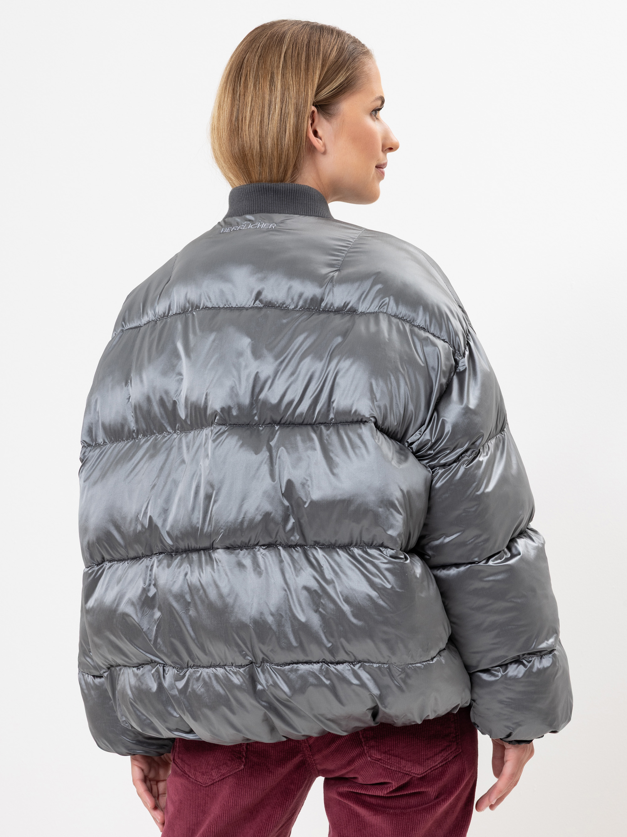 Modell Naomi Steppjacke aus Nylon