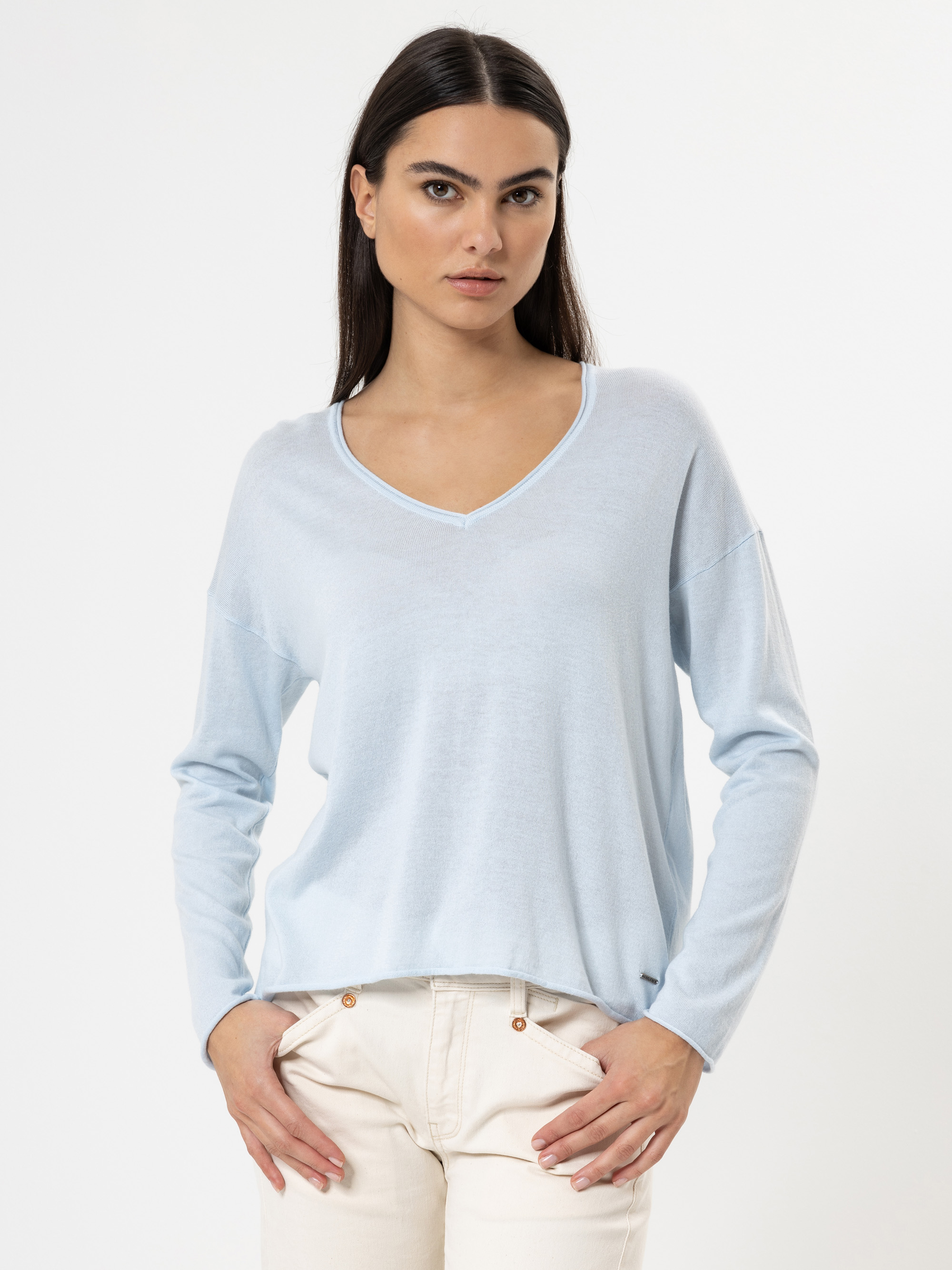 Modell Jolini Feinstrickpullover aus Tencel und Baumwolle