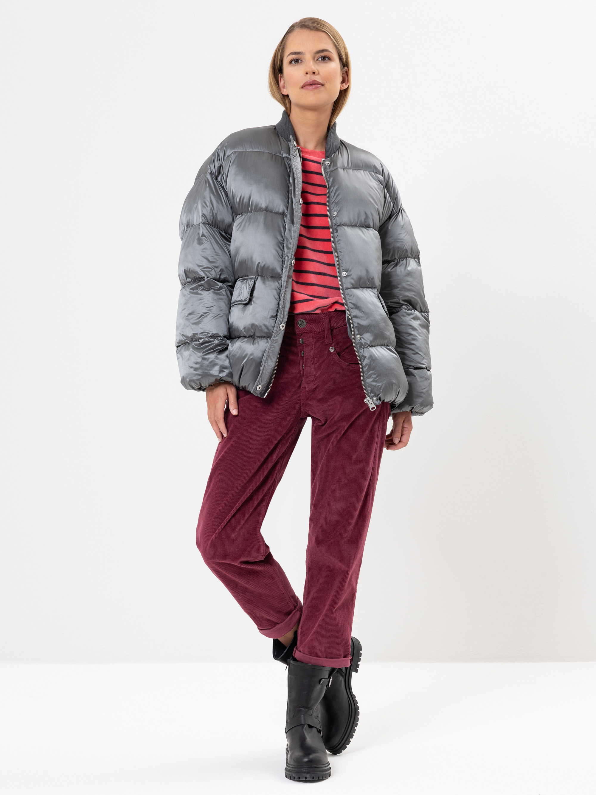 Modell Naomi Steppjacke aus Nylon