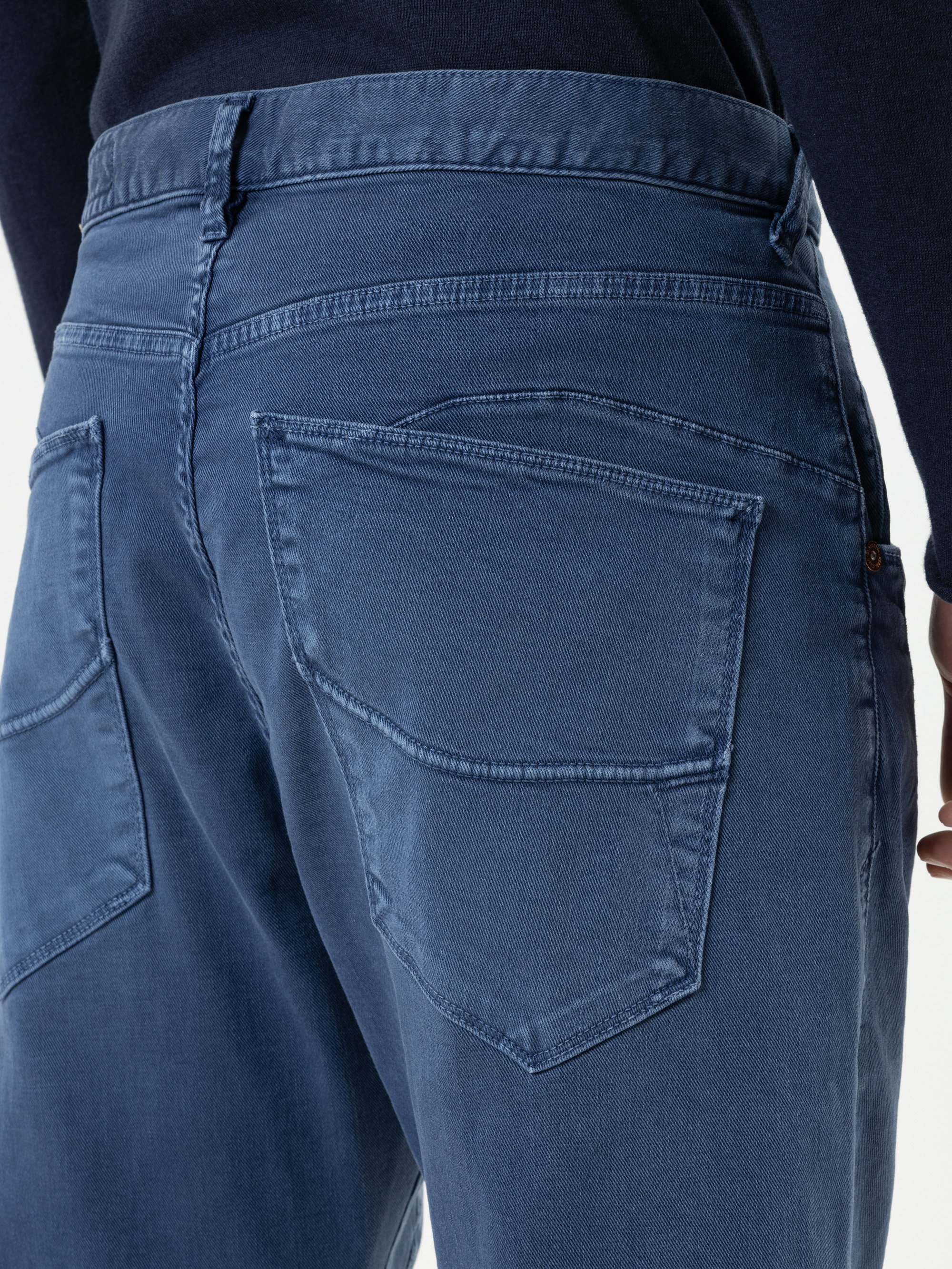 Modell Camper Hose mit Bio-Baumwolle