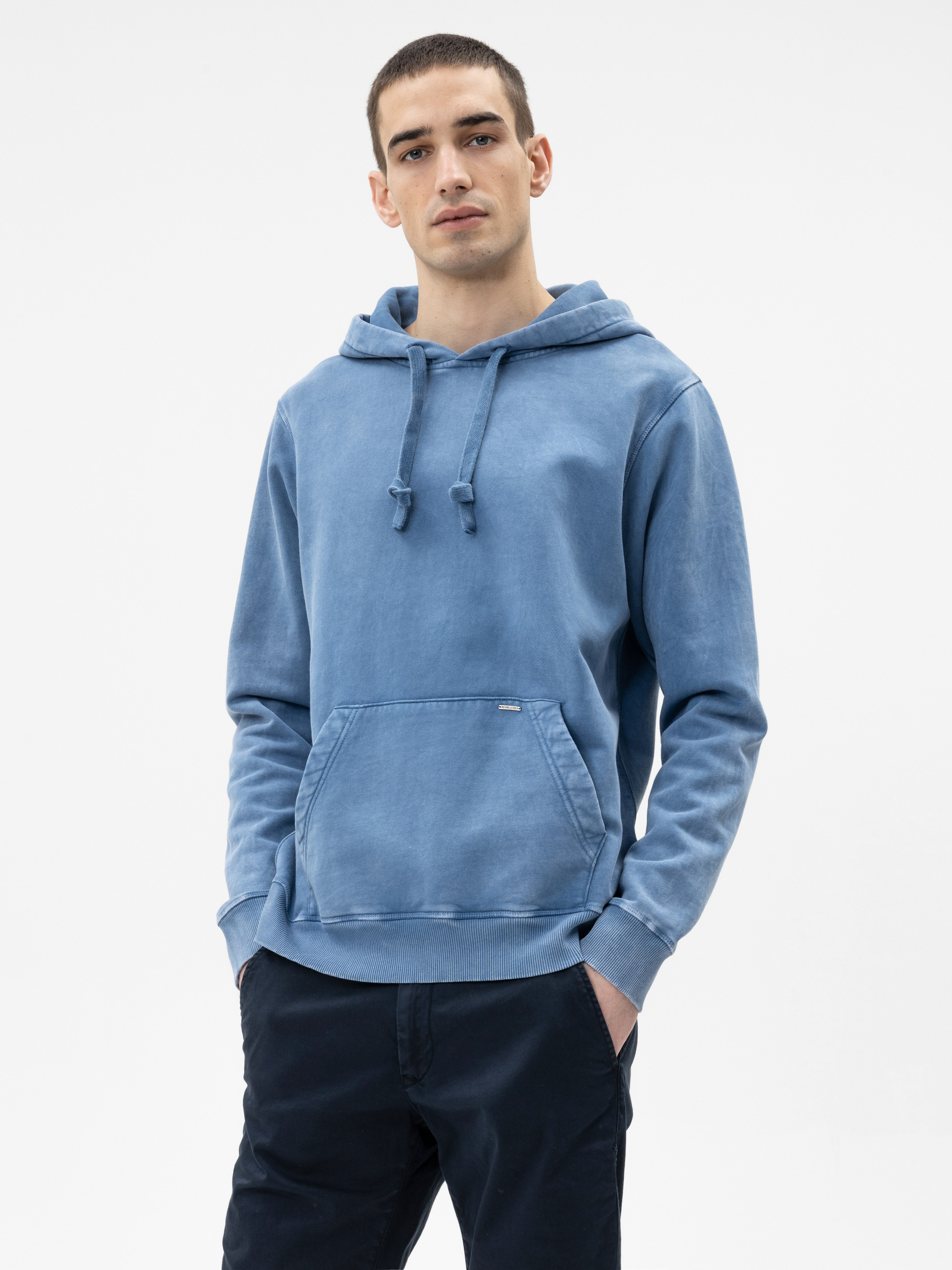 Modell Dale Hoodie