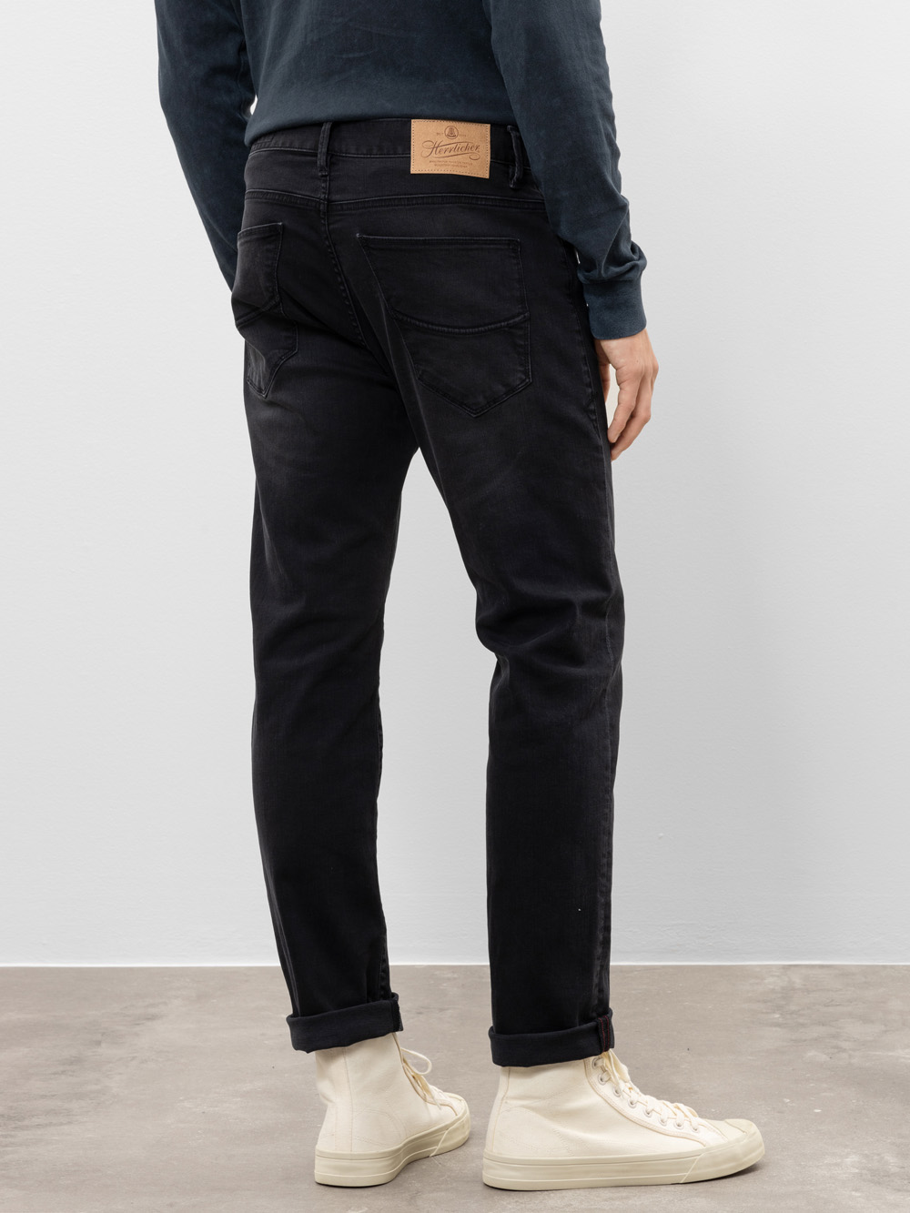 Modell Tyler Tapered Jeans aus Bio-Baumwolle