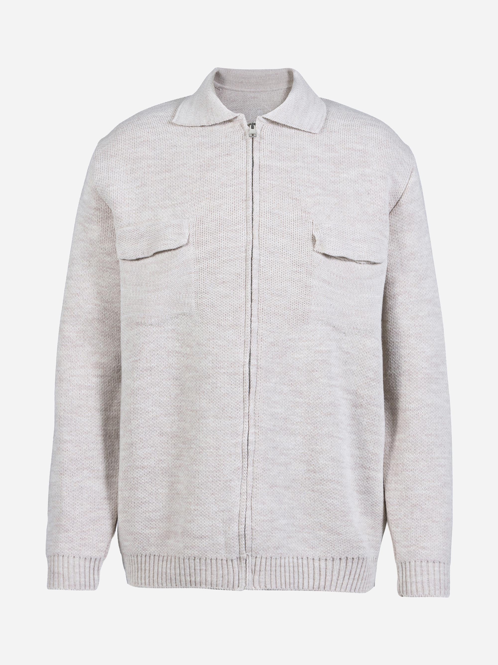 Modell  Kirk Cardigan mit Wolle