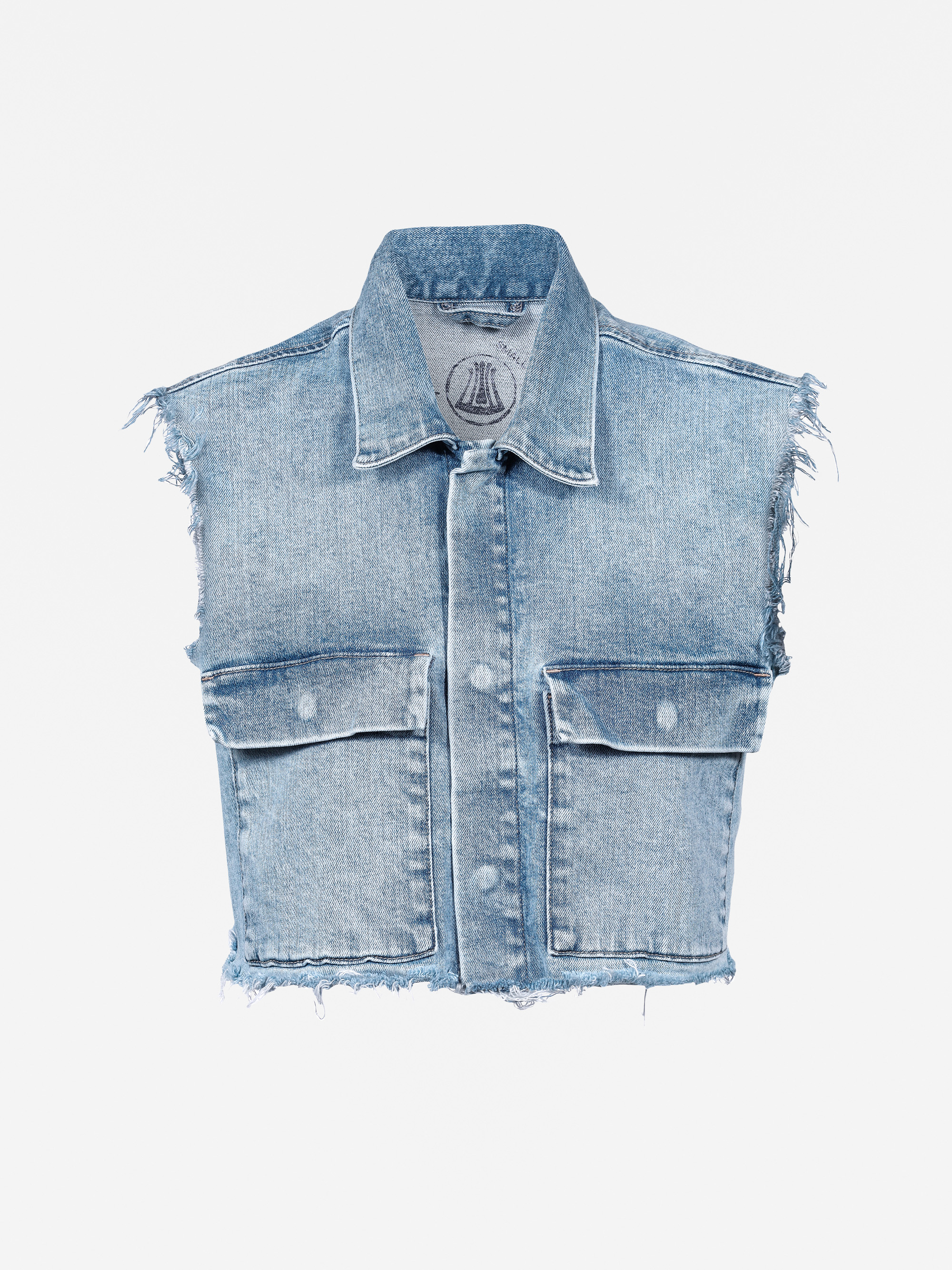 Modell  Laurine Jeansweste mit recycelter Baumwolle