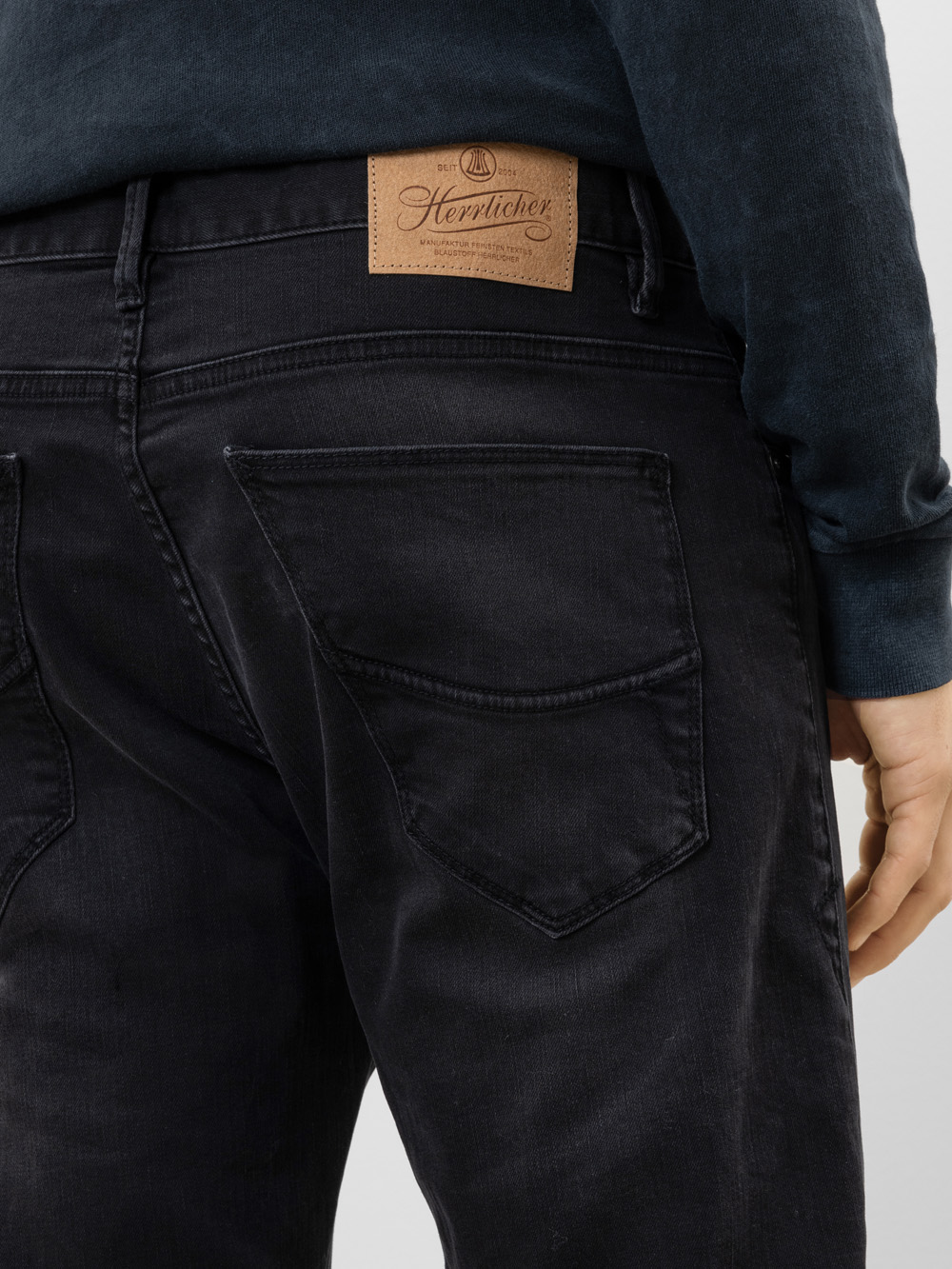 Modell Tyler Tapered Jeans aus Bio-Baumwolle