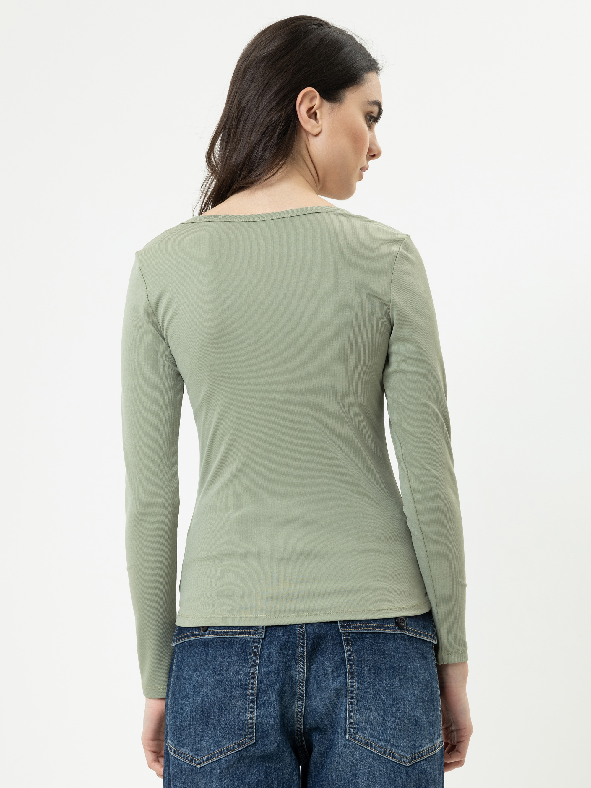 Modell  Aveline Langarmshirt aus Modal